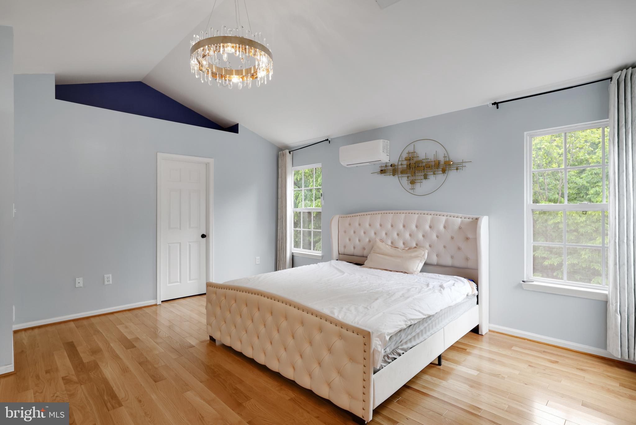 ASHBURN VILLAGE - Residential