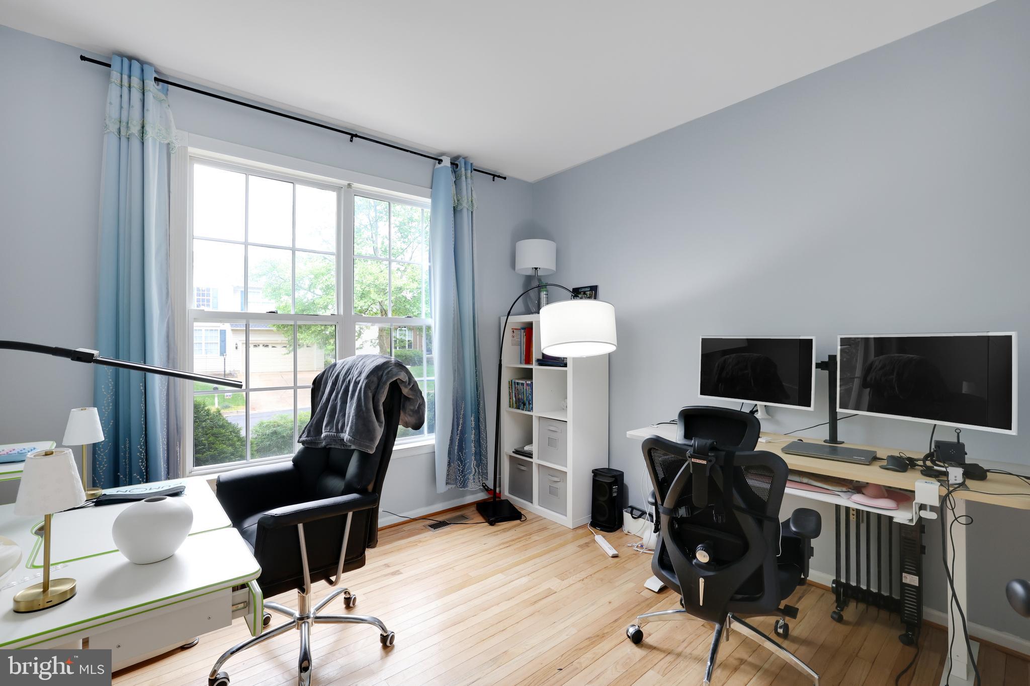 ASHBURN VILLAGE - Residential