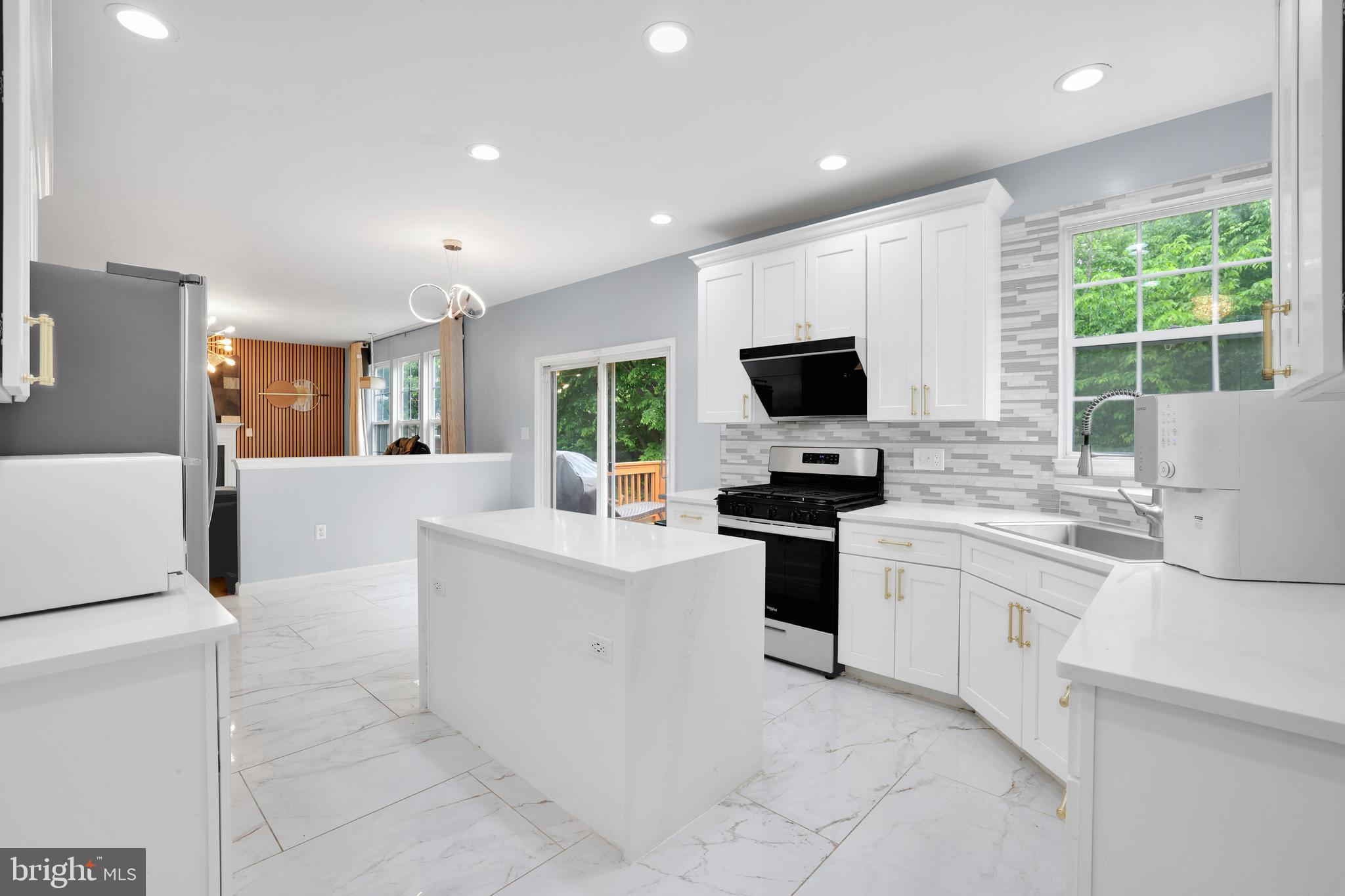 ASHBURN VILLAGE - Residential