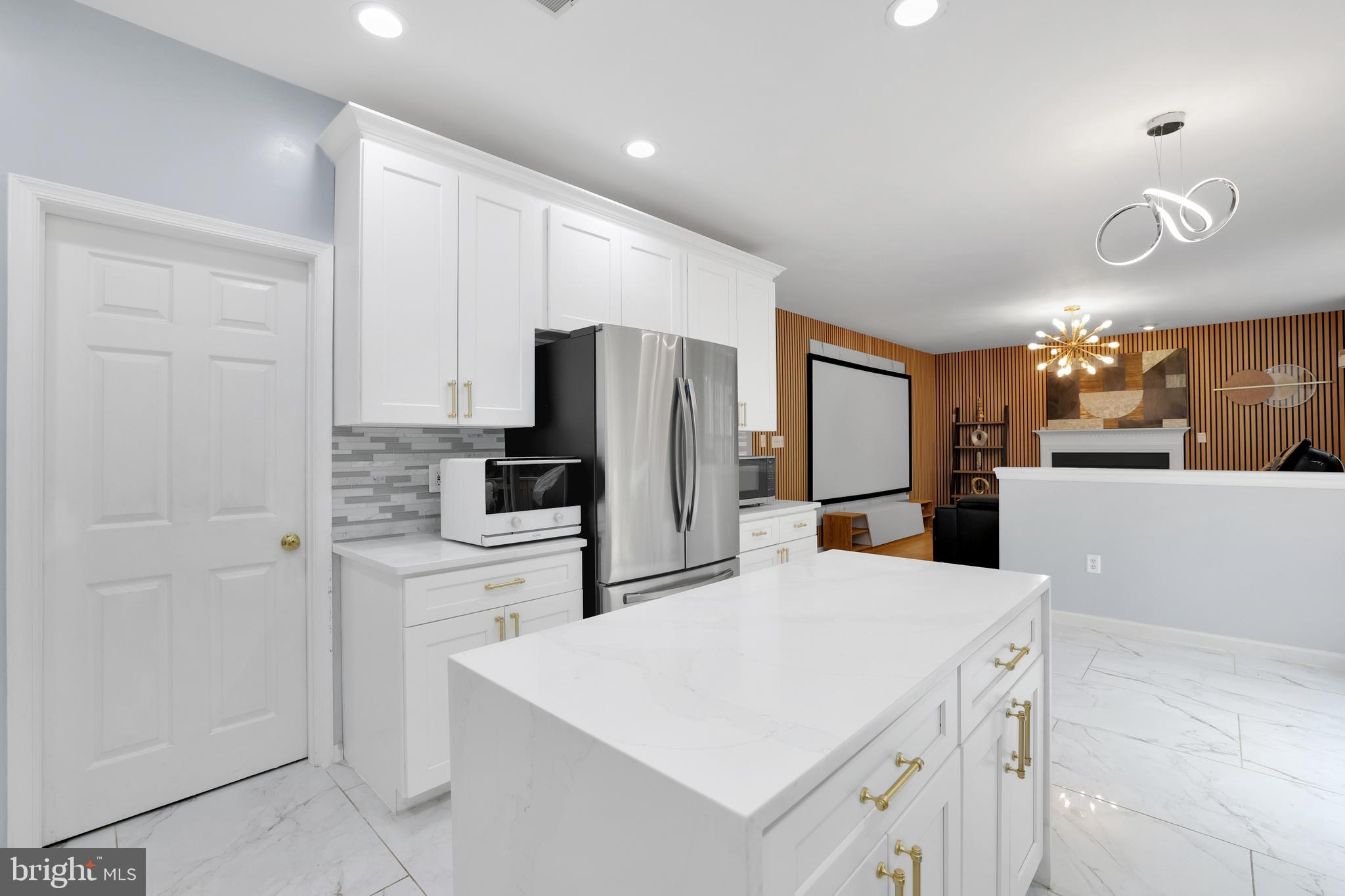 ASHBURN VILLAGE - Residential