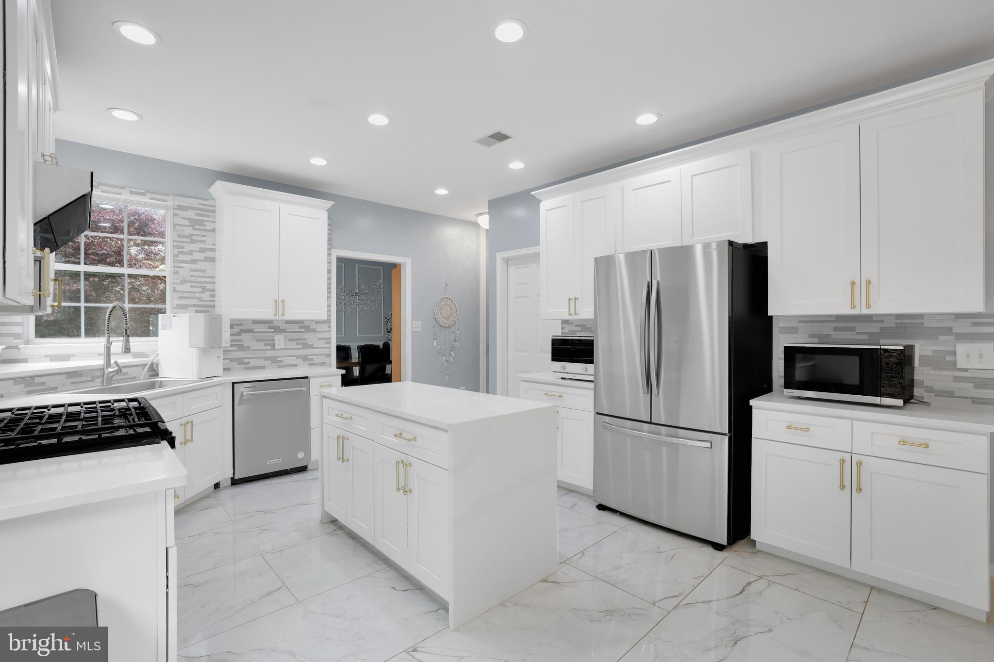 ASHBURN VILLAGE - Residential