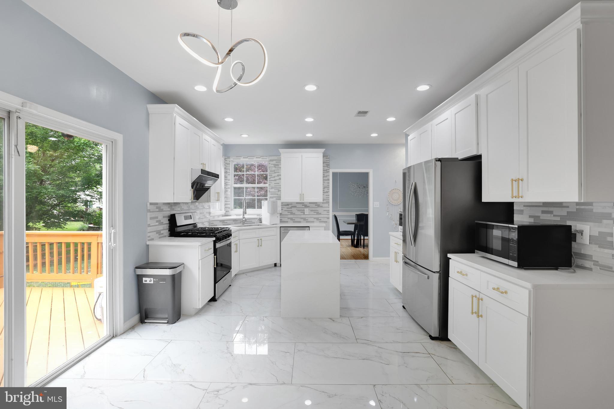 ASHBURN VILLAGE - Residential