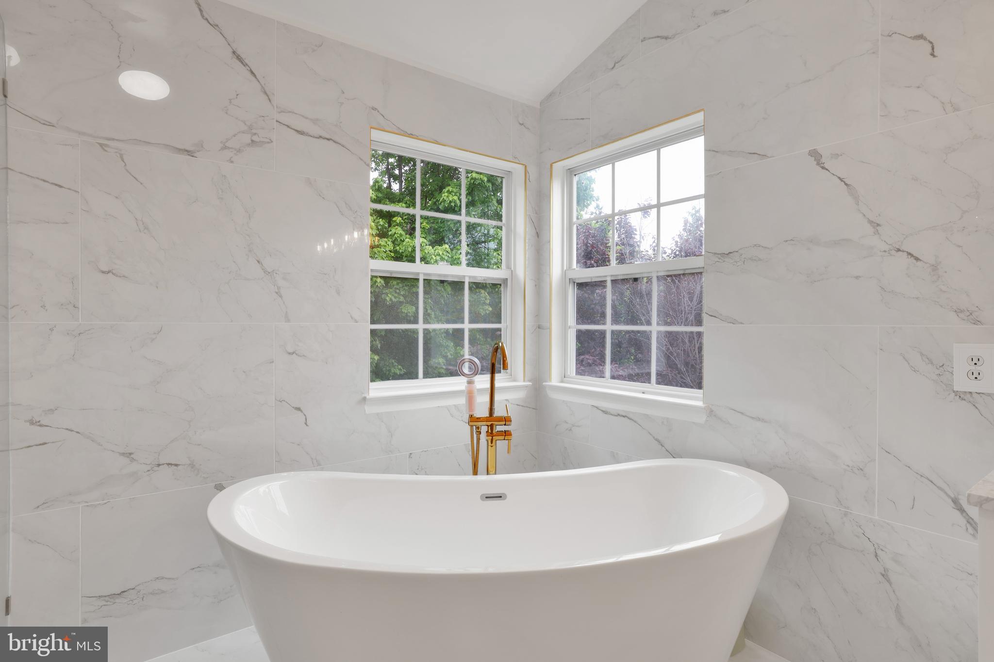 ASHBURN VILLAGE - Residential