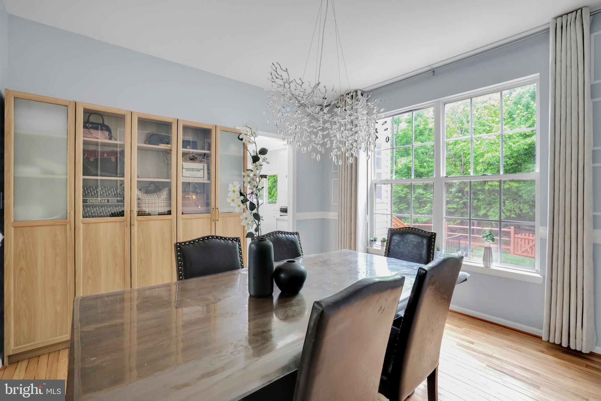 ASHBURN VILLAGE - Residential