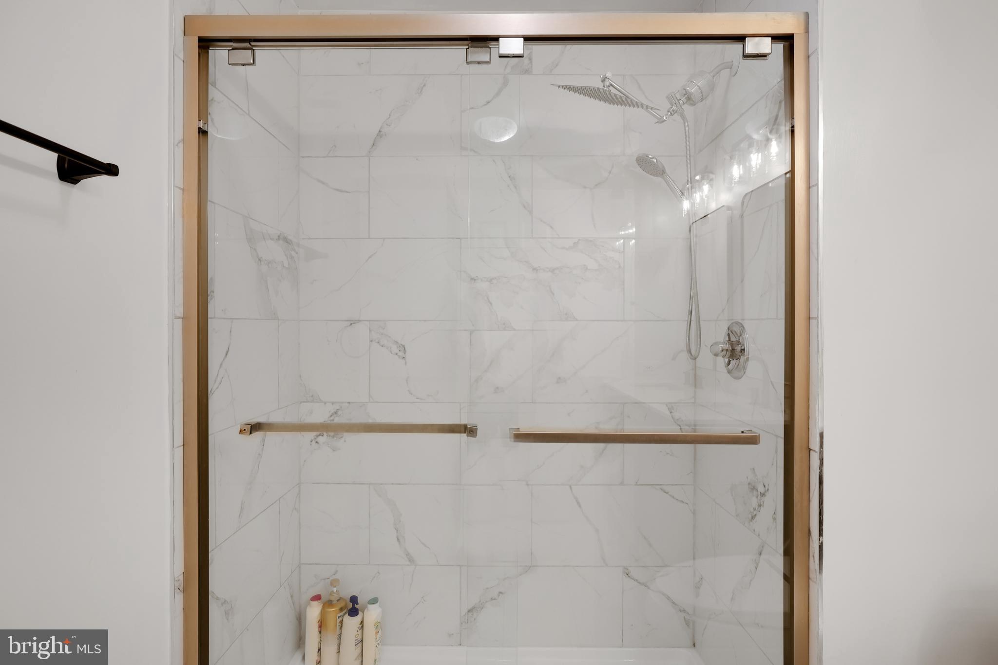 ASHBURN VILLAGE - Residential