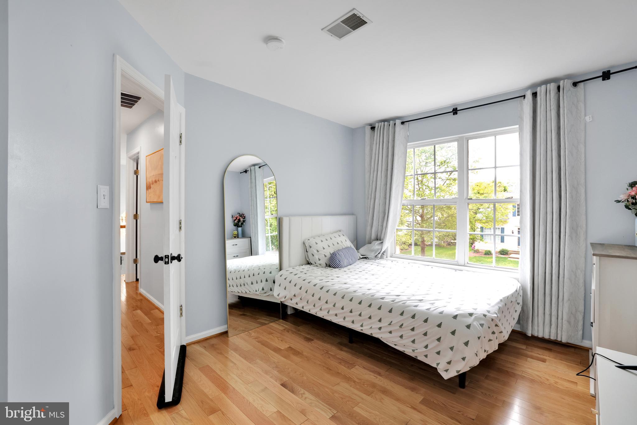 ASHBURN VILLAGE - Residential