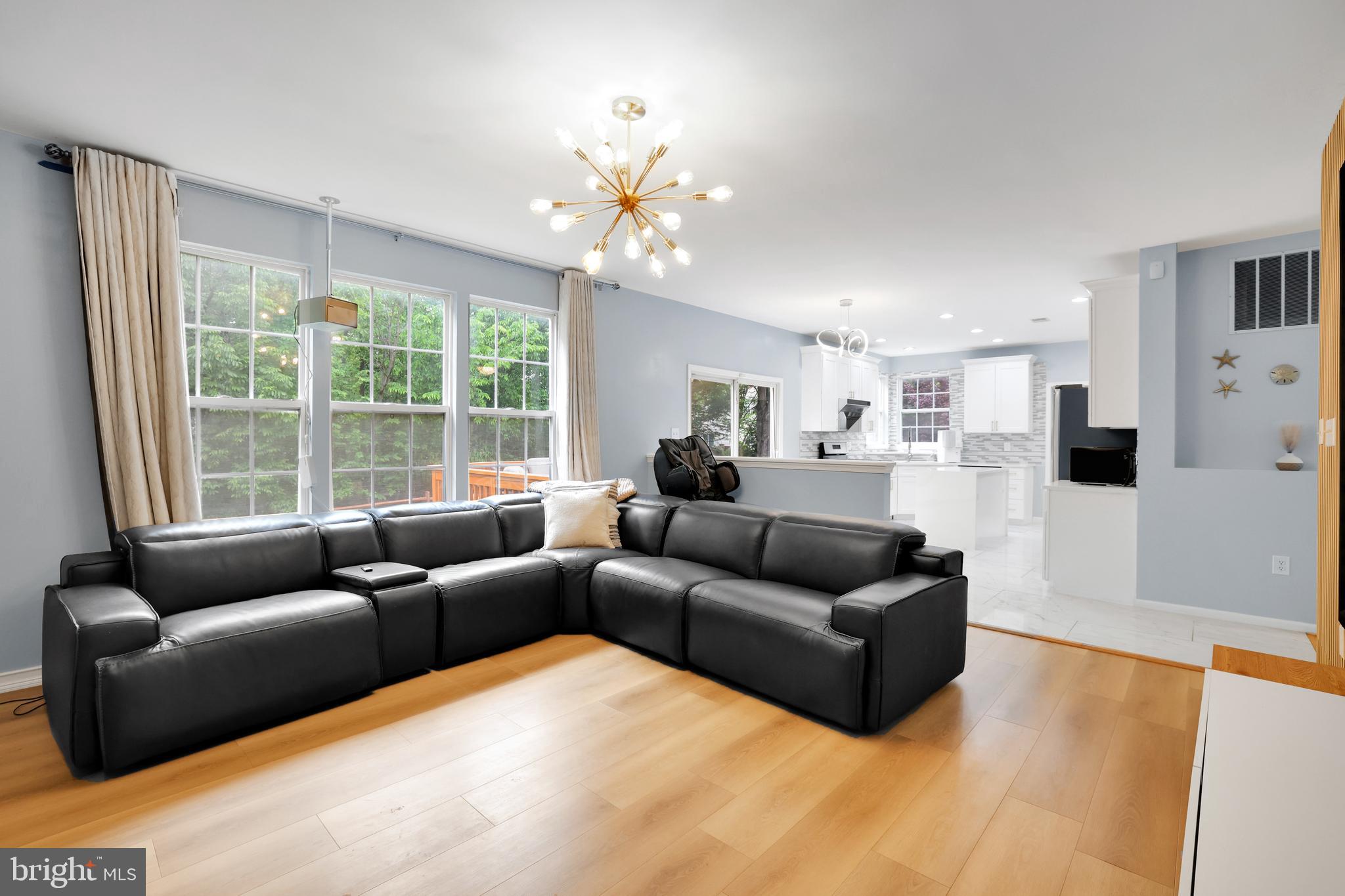 ASHBURN VILLAGE - Residential