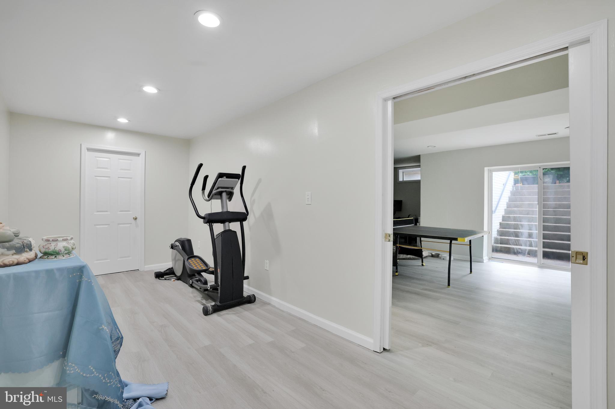 ASHBURN VILLAGE - Residential