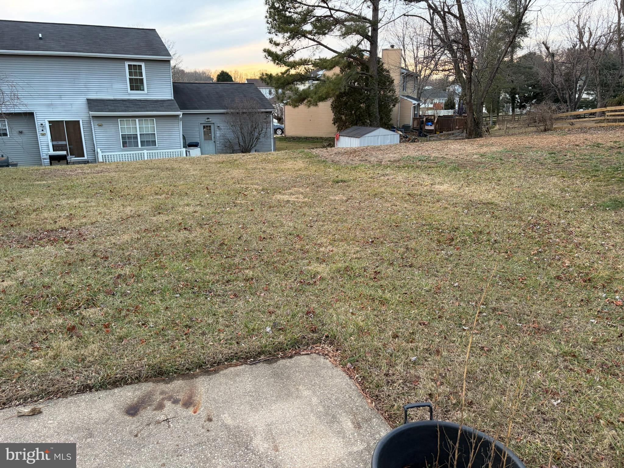 CONSTANT FRIENDSHIP - Residential Lease