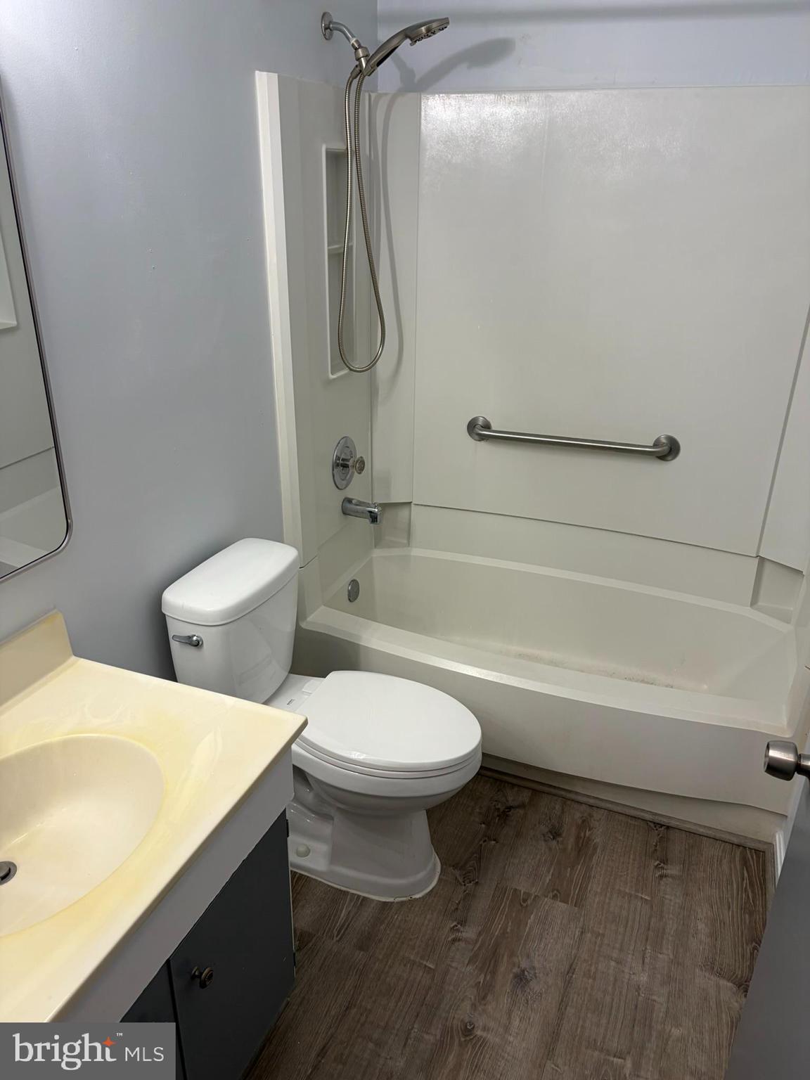 CONSTANT FRIENDSHIP - Residential Lease