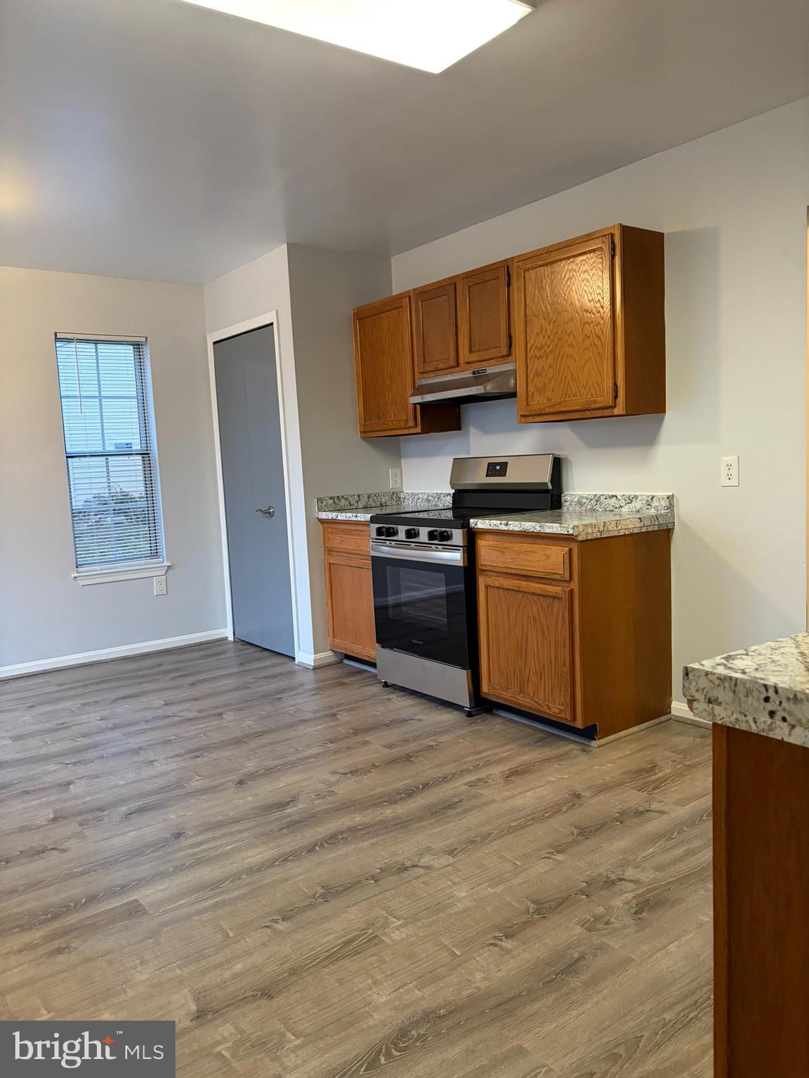 CONSTANT FRIENDSHIP - Residential Lease