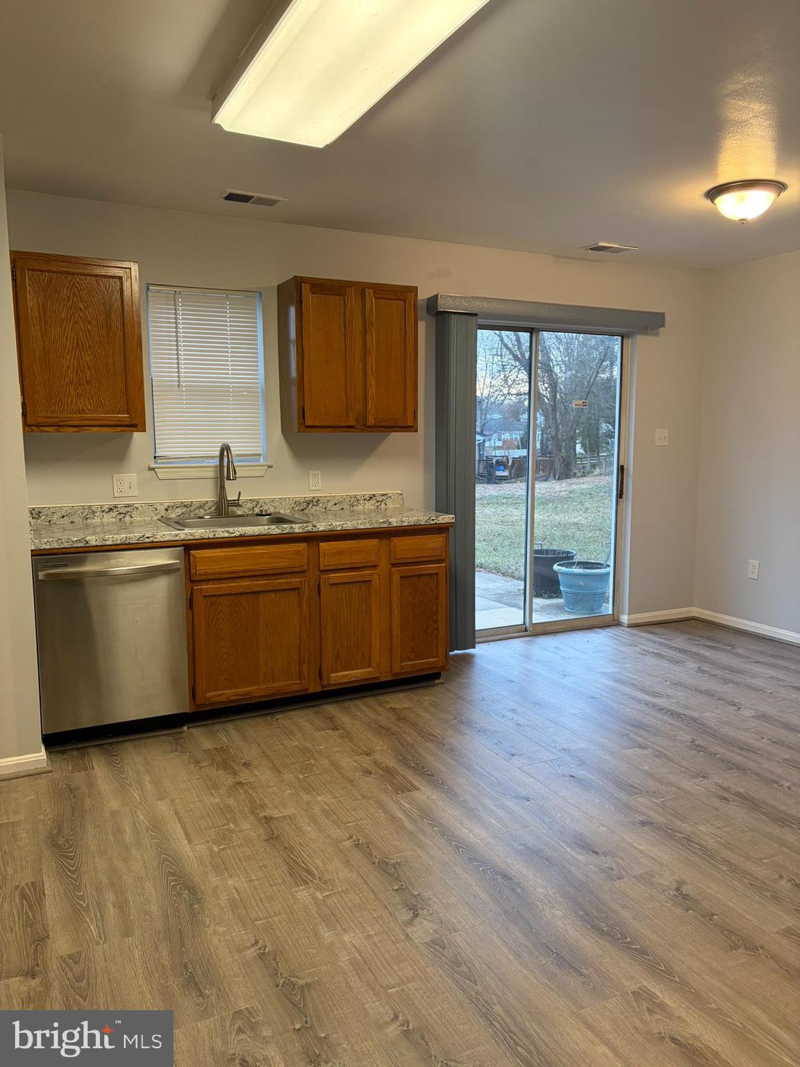 CONSTANT FRIENDSHIP - Residential Lease