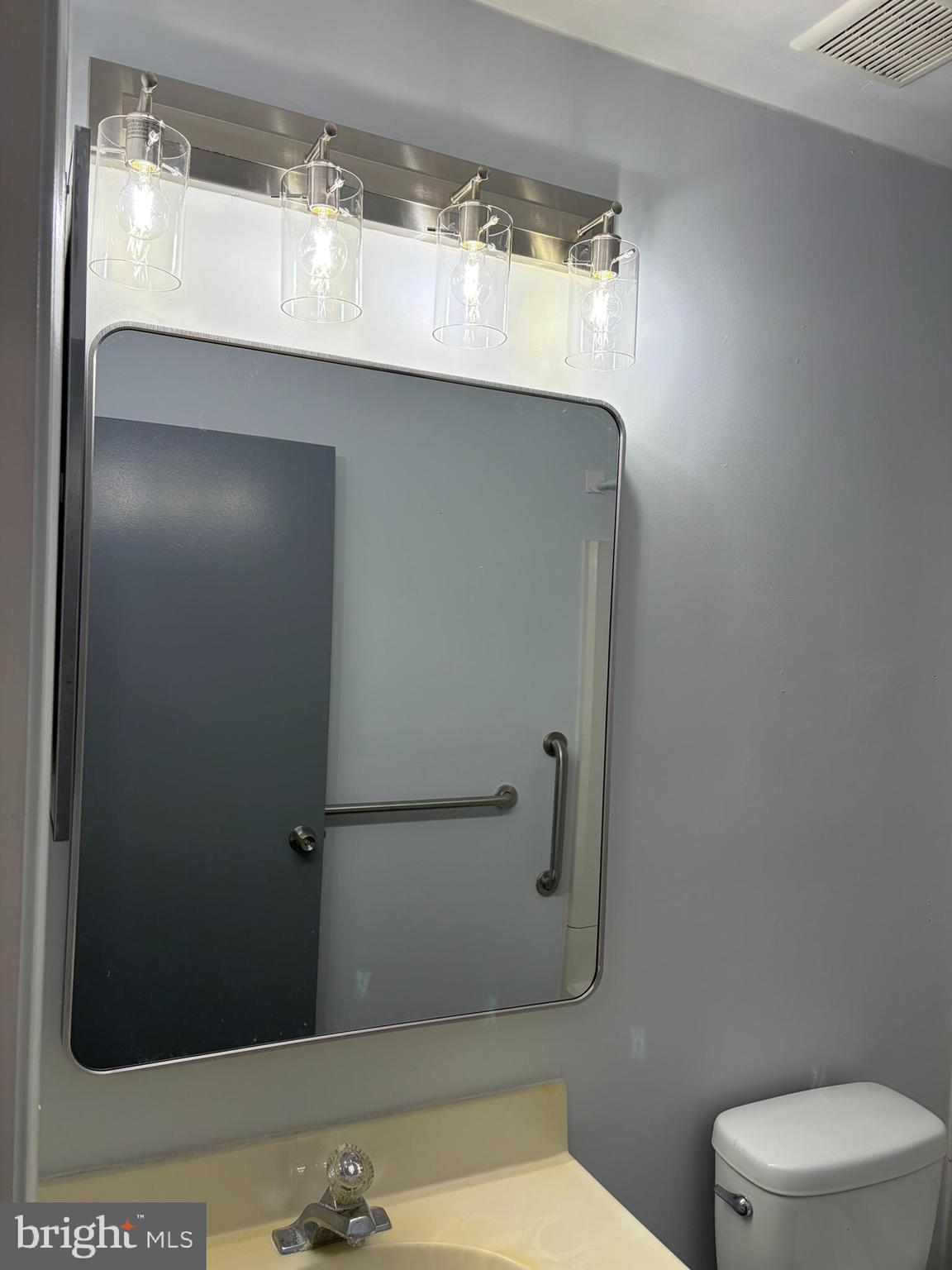 CONSTANT FRIENDSHIP - Residential Lease