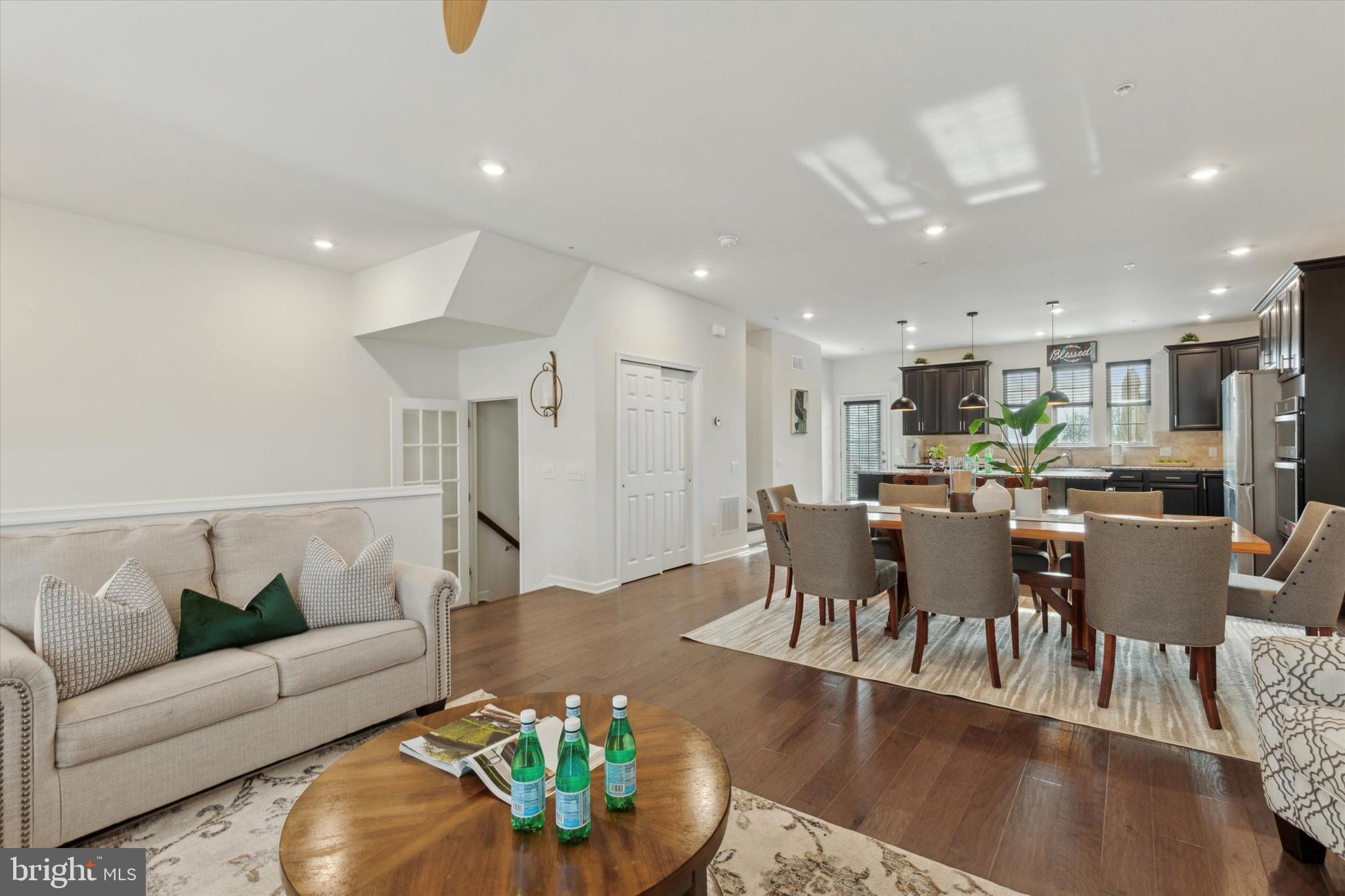 TALL OAKS - Residential