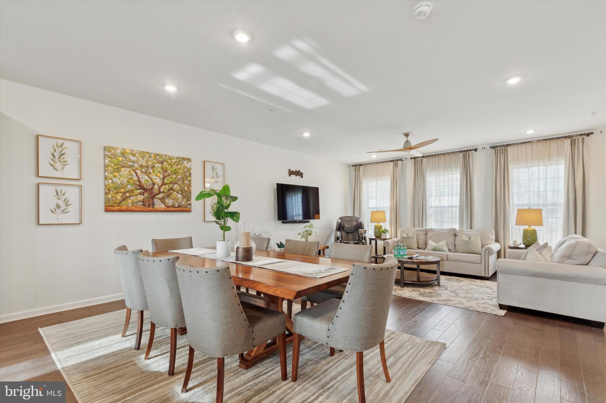 TALL OAKS - Residential