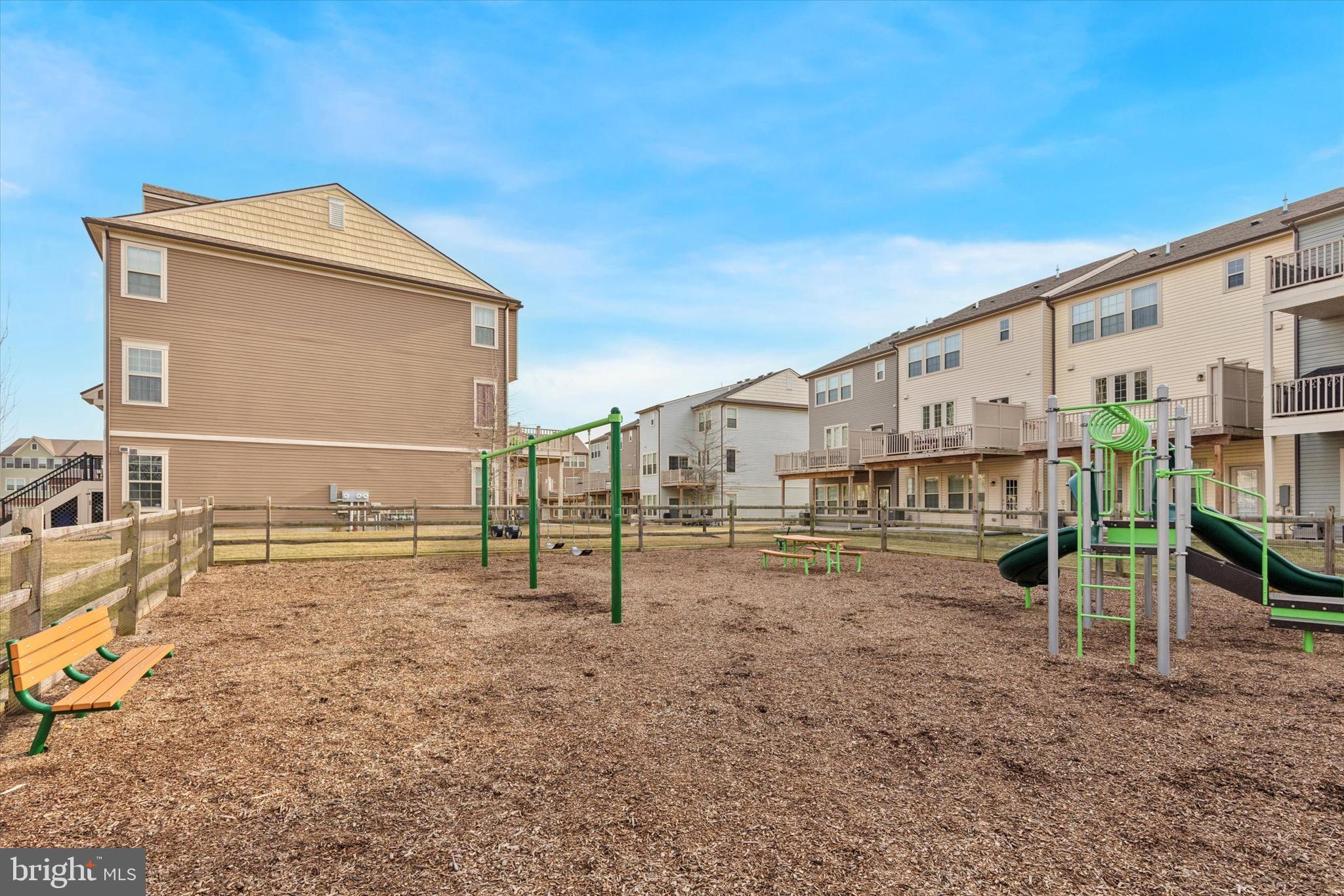 TALL OAKS - Residential