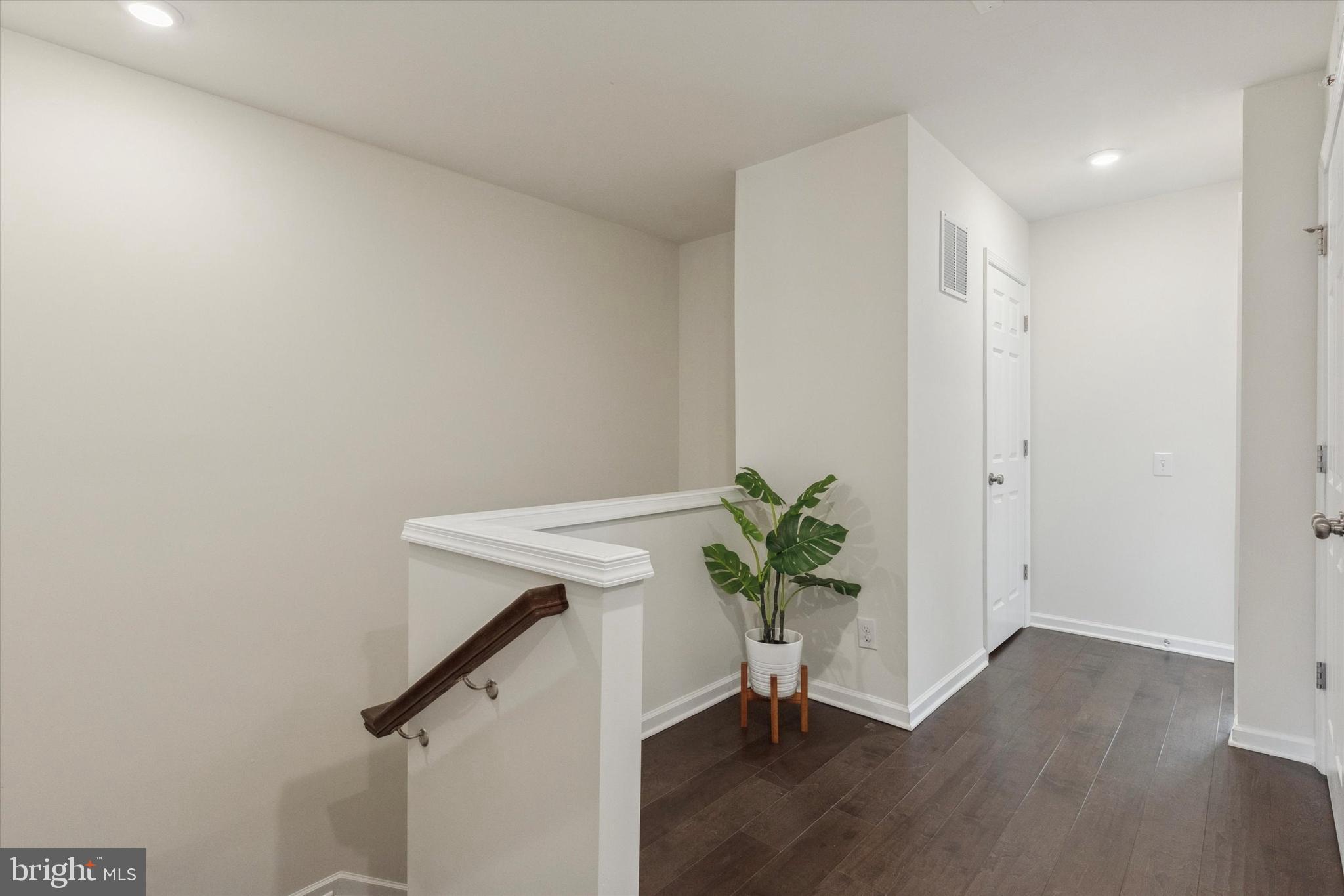 TALL OAKS - Residential