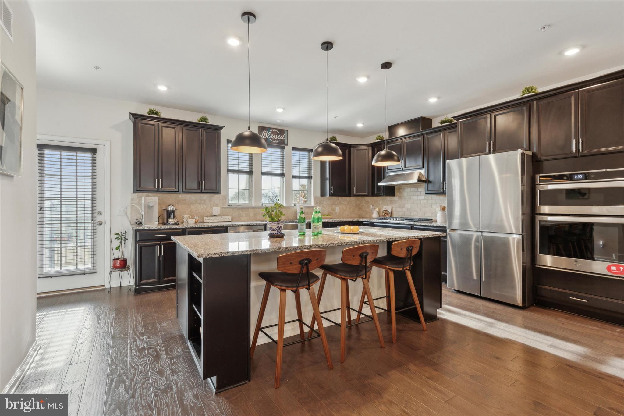 TALL OAKS - Residential