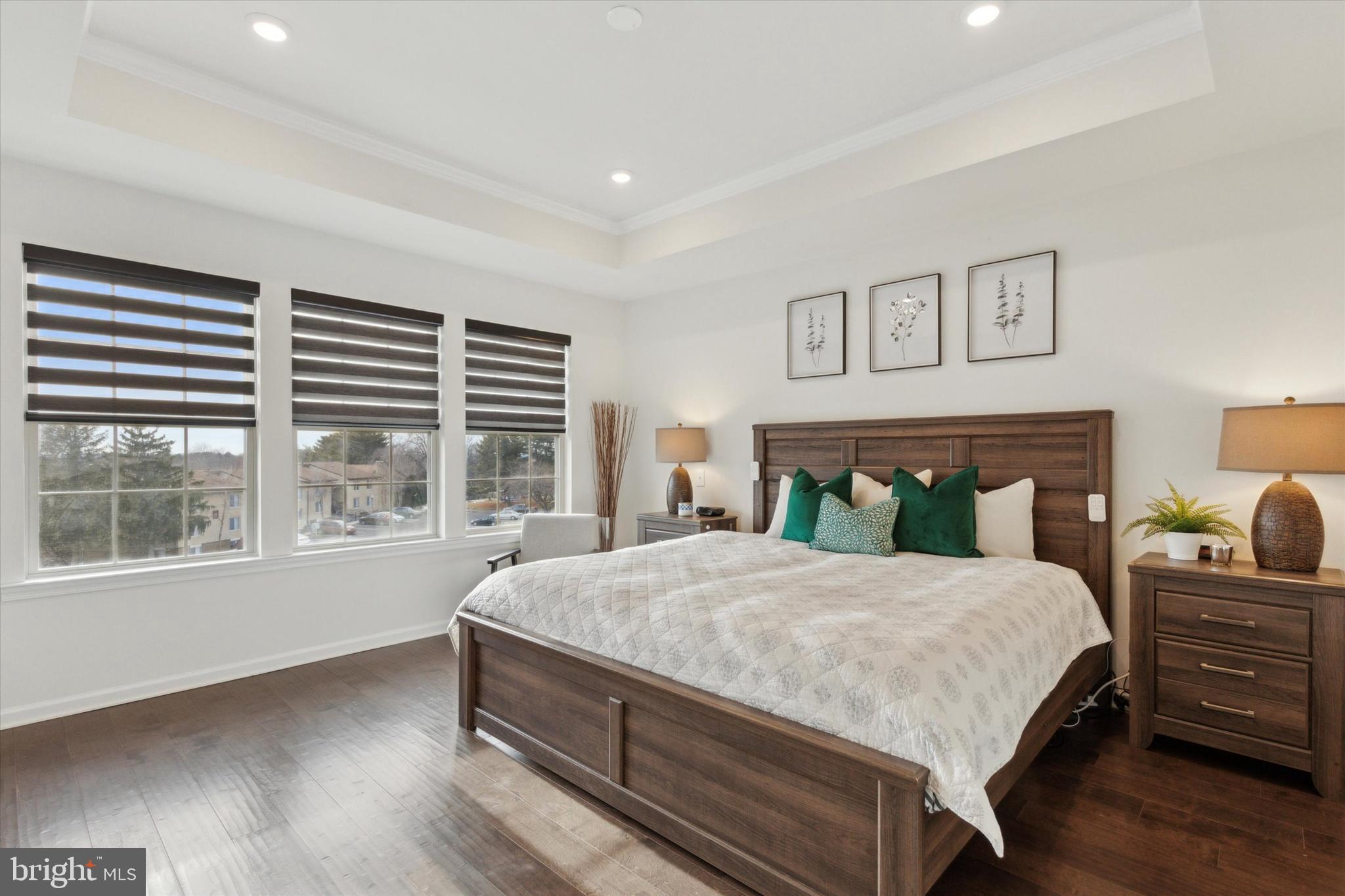 TALL OAKS - Residential