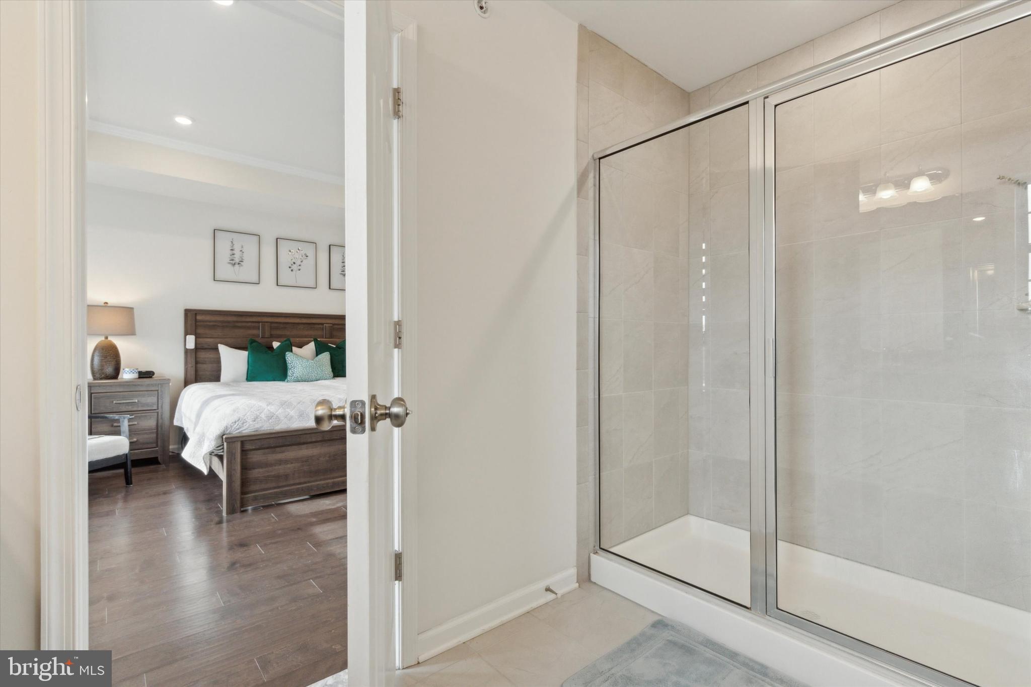 TALL OAKS - Residential