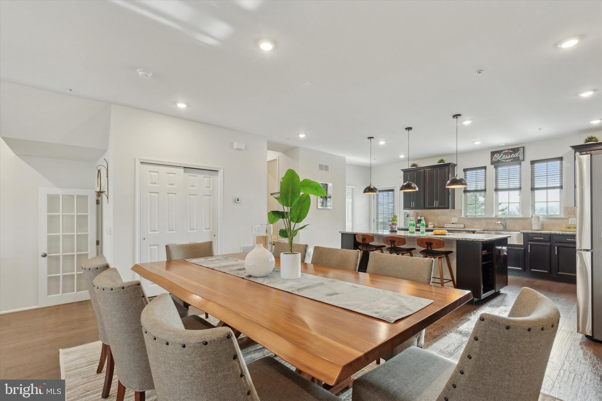 TALL OAKS - Residential