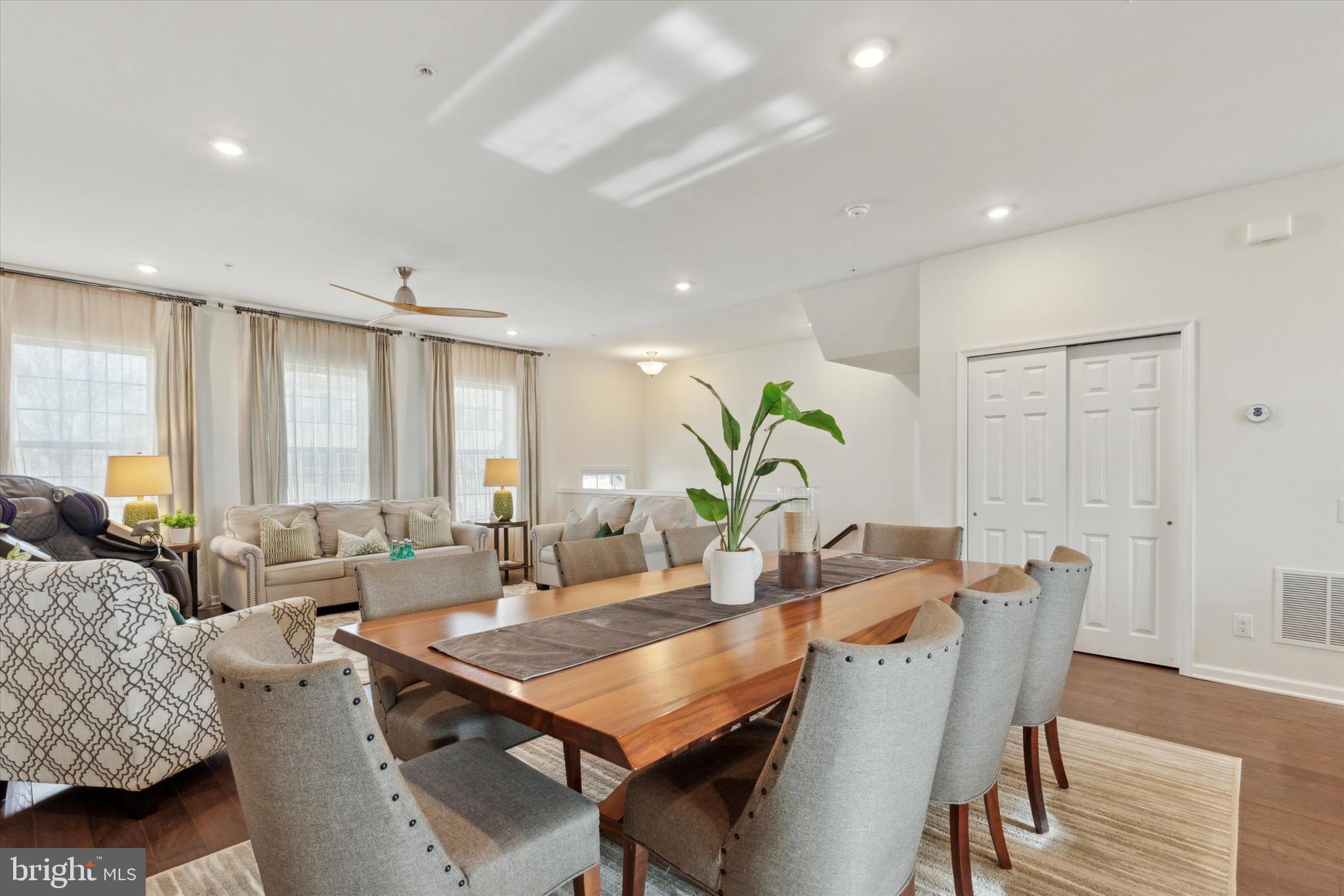 TALL OAKS - Residential