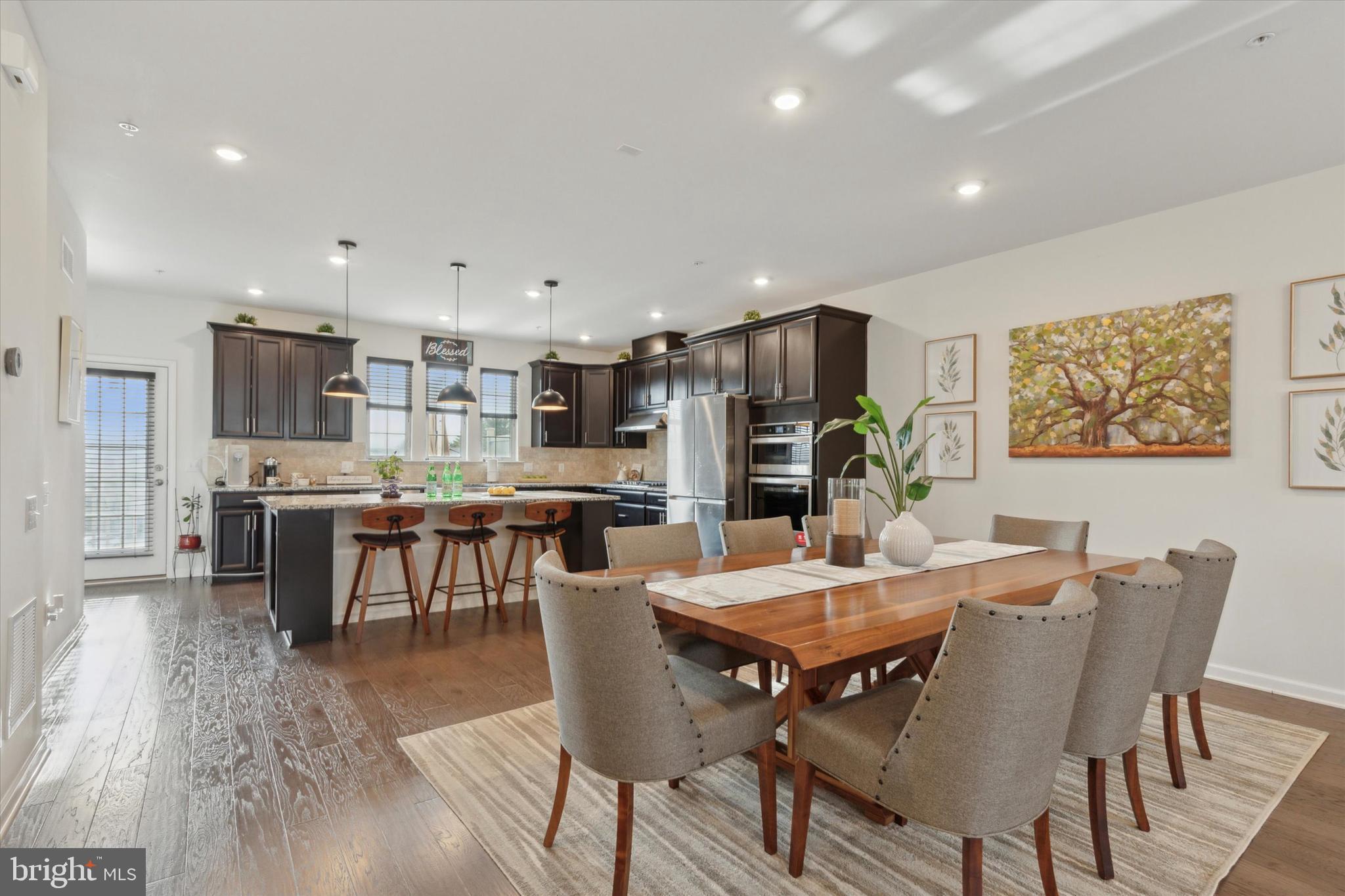 TALL OAKS - Residential