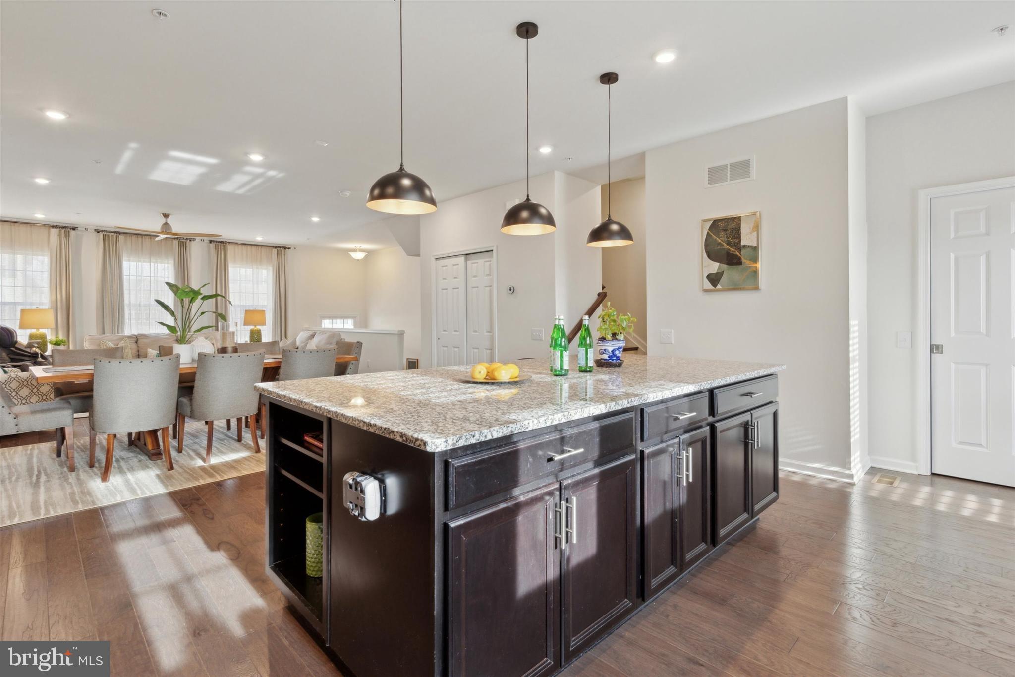 TALL OAKS - Residential