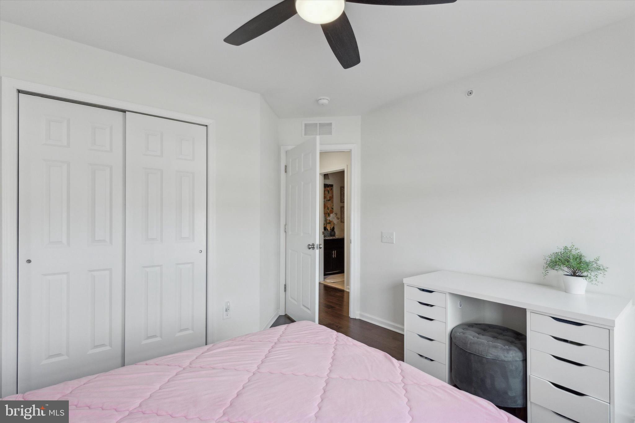 TALL OAKS - Residential