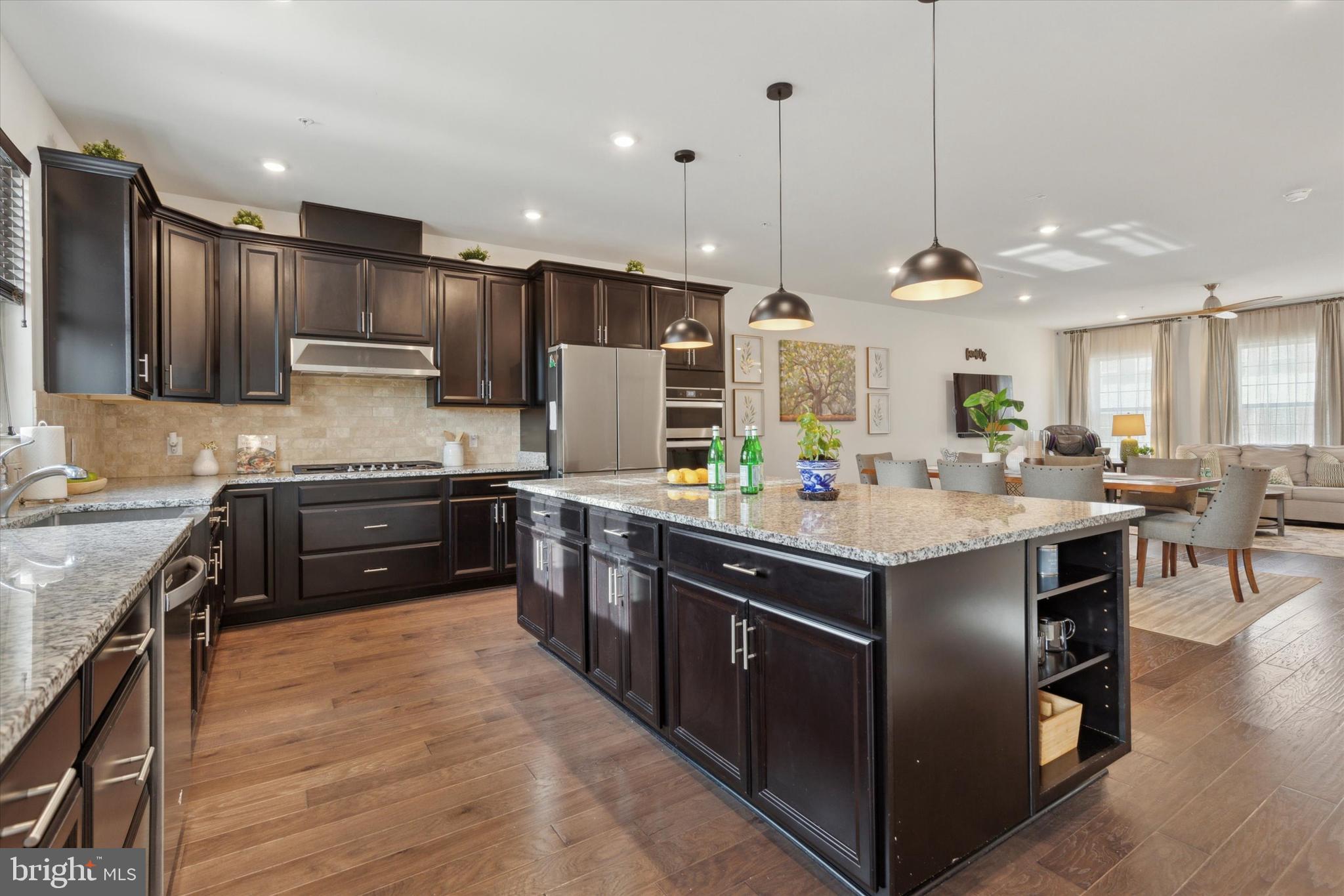 TALL OAKS - Residential