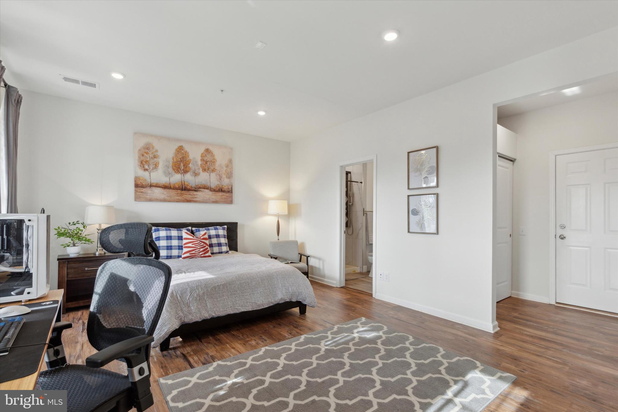 TALL OAKS - Residential