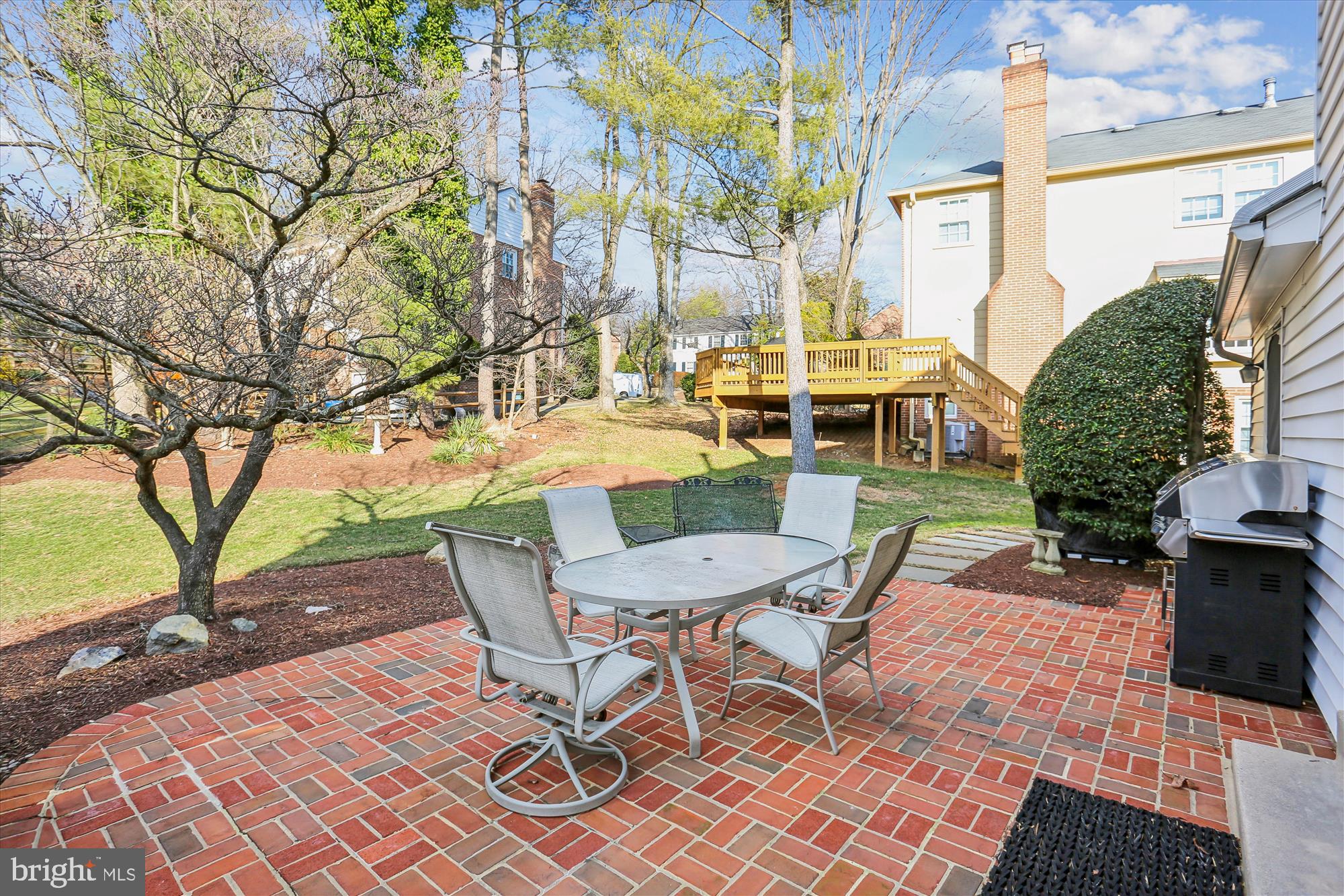 MONTROSE WOODS - Residential