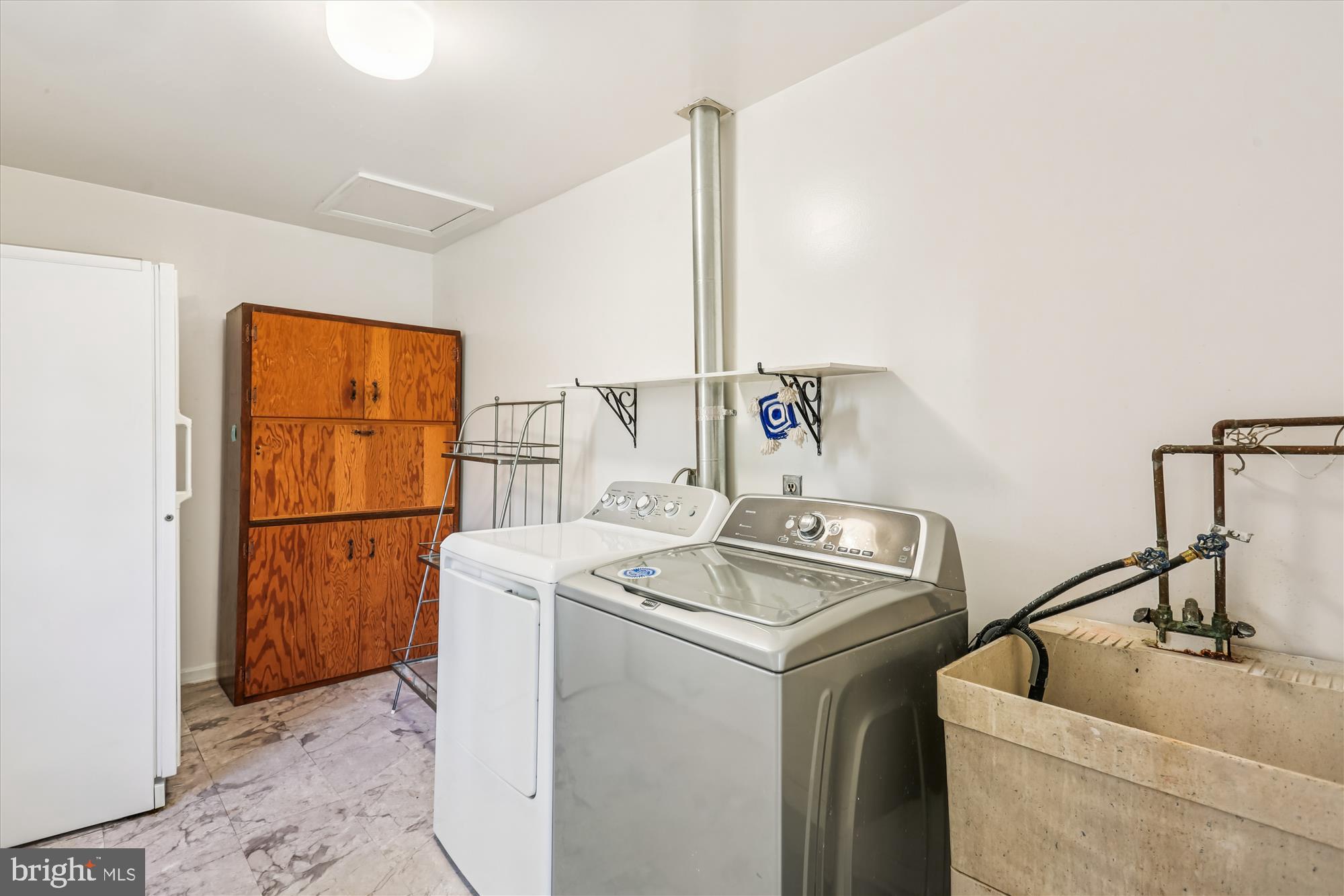 MONTROSE WOODS - Residential