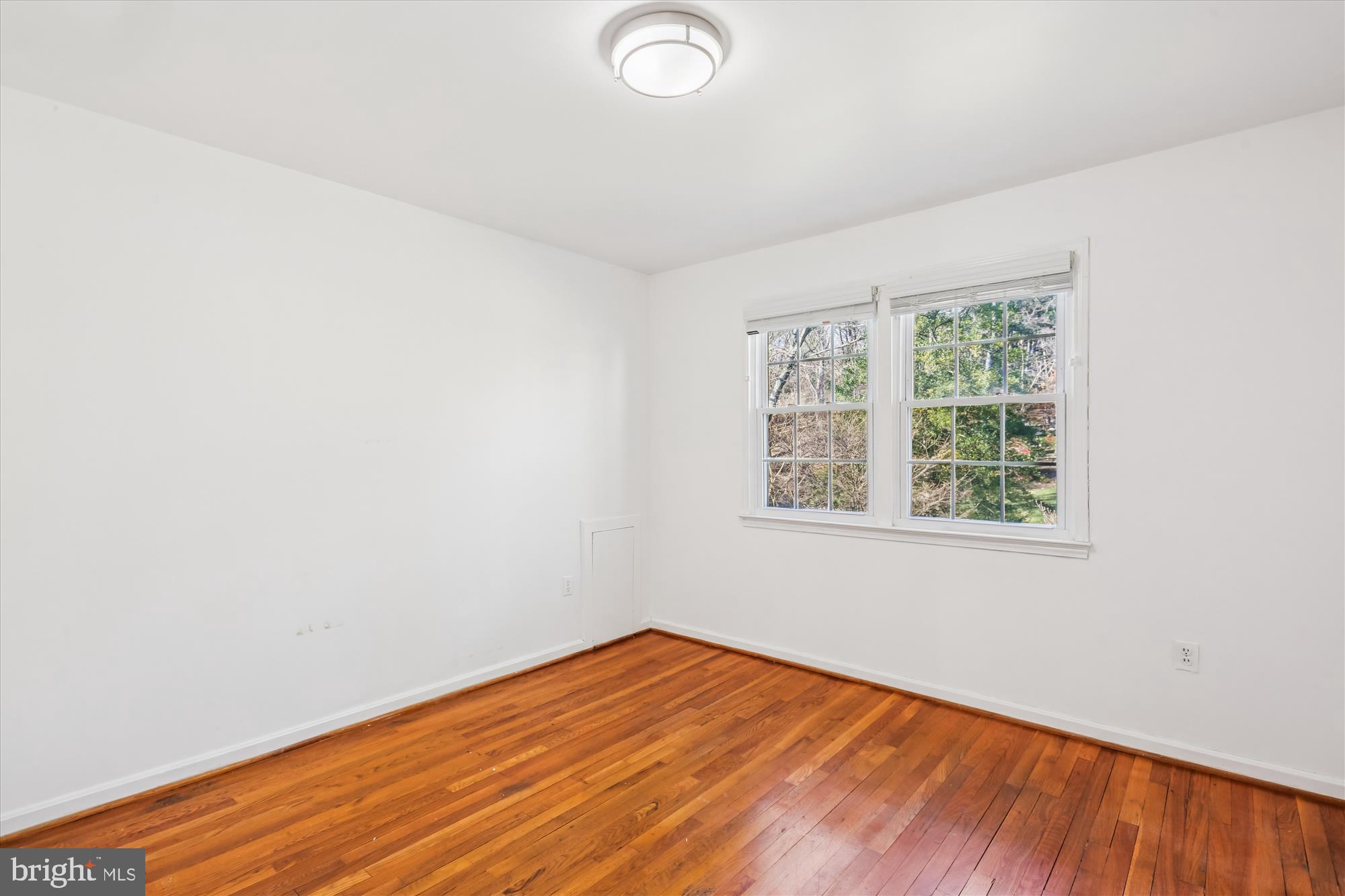 MONTROSE WOODS - Residential