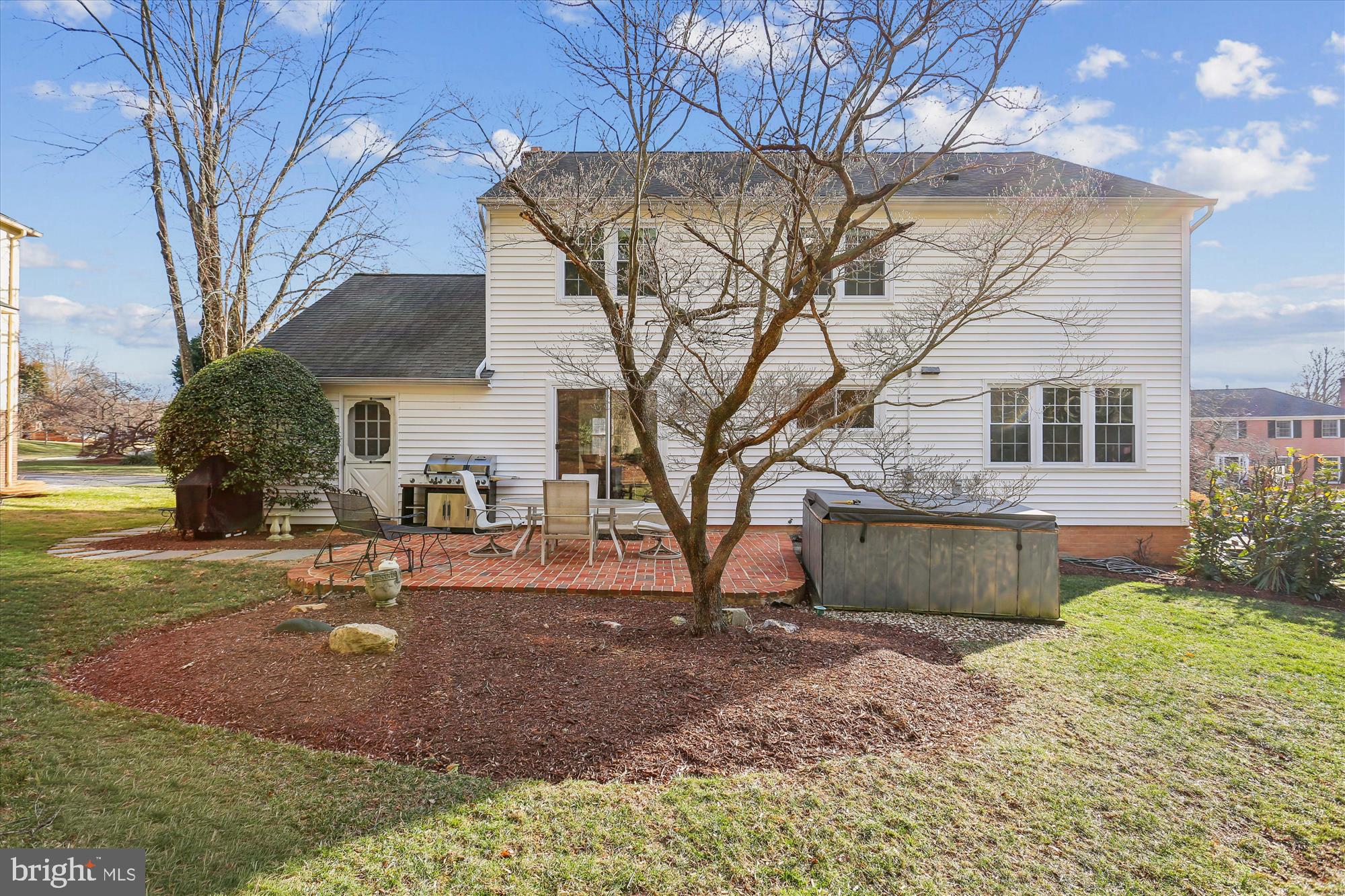 MONTROSE WOODS - Residential