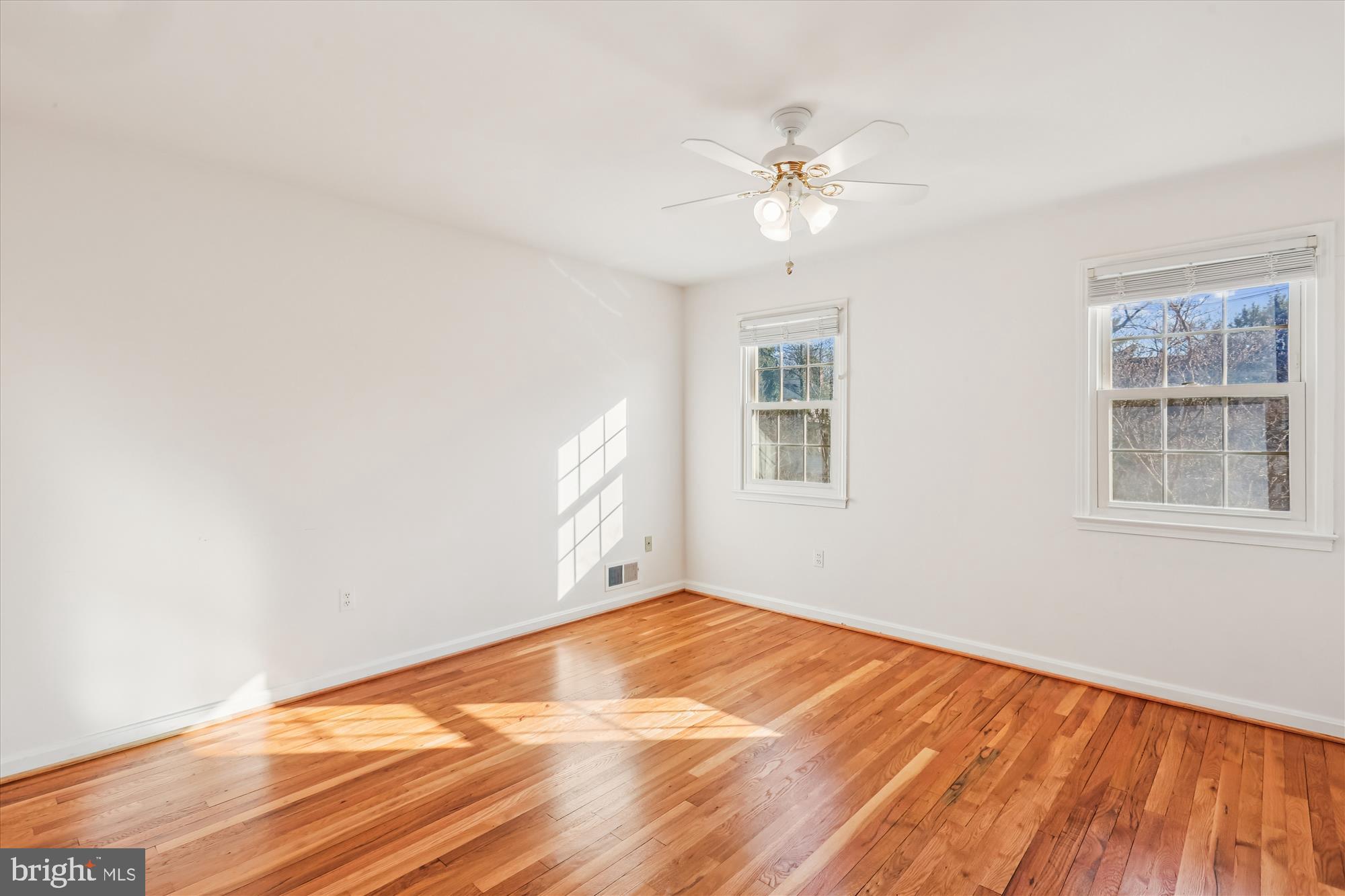 MONTROSE WOODS - Residential