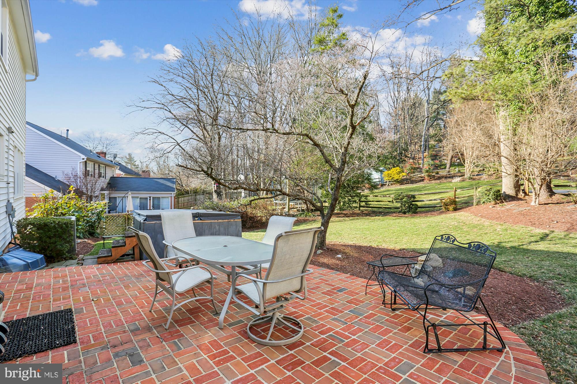 MONTROSE WOODS - Residential