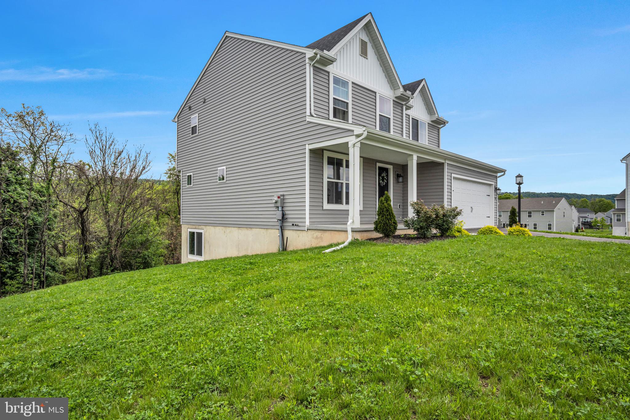 STONE MILL ESTATES - Residential