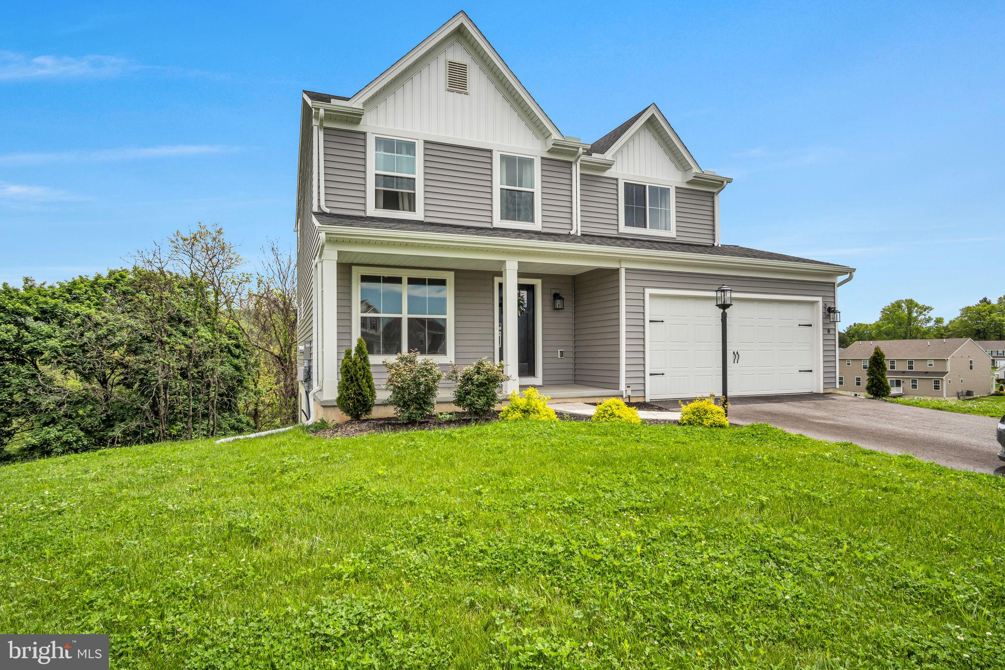 8 WESTON CIR