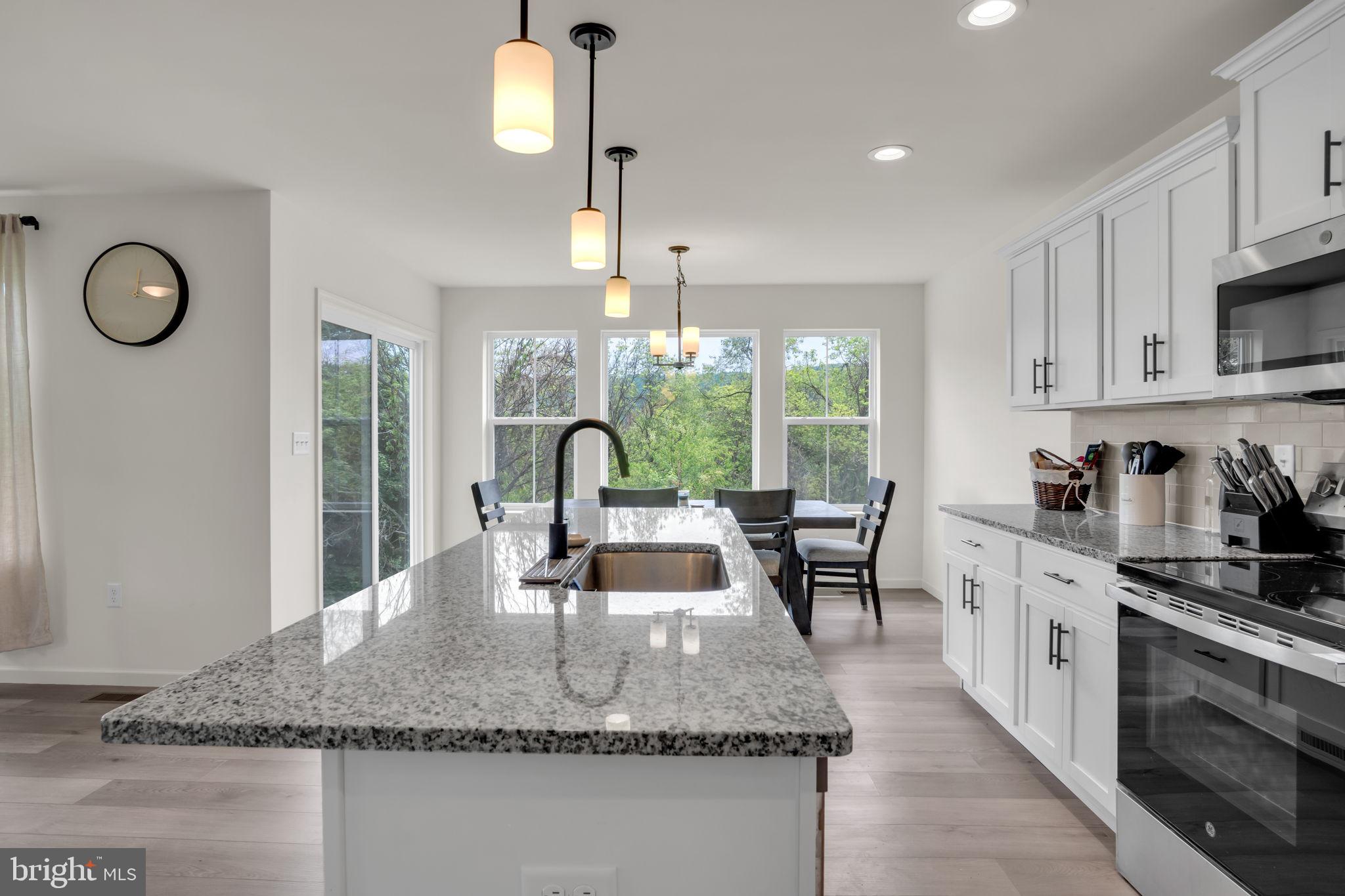 STONE MILL ESTATES - Residential