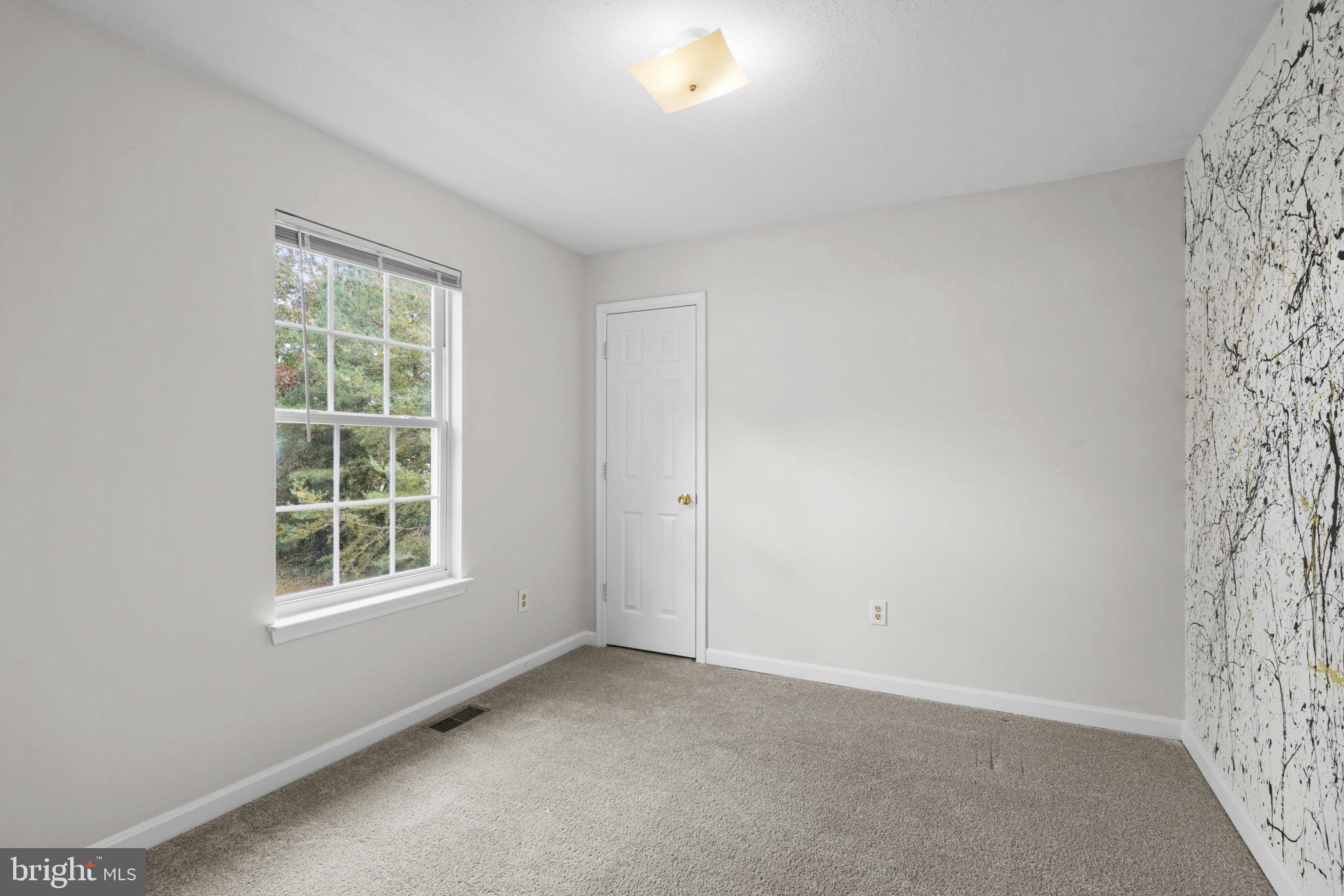 LAUREL GLEN - Residential