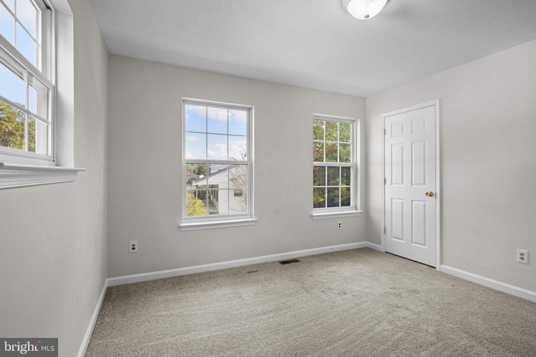 LAUREL GLEN - Residential