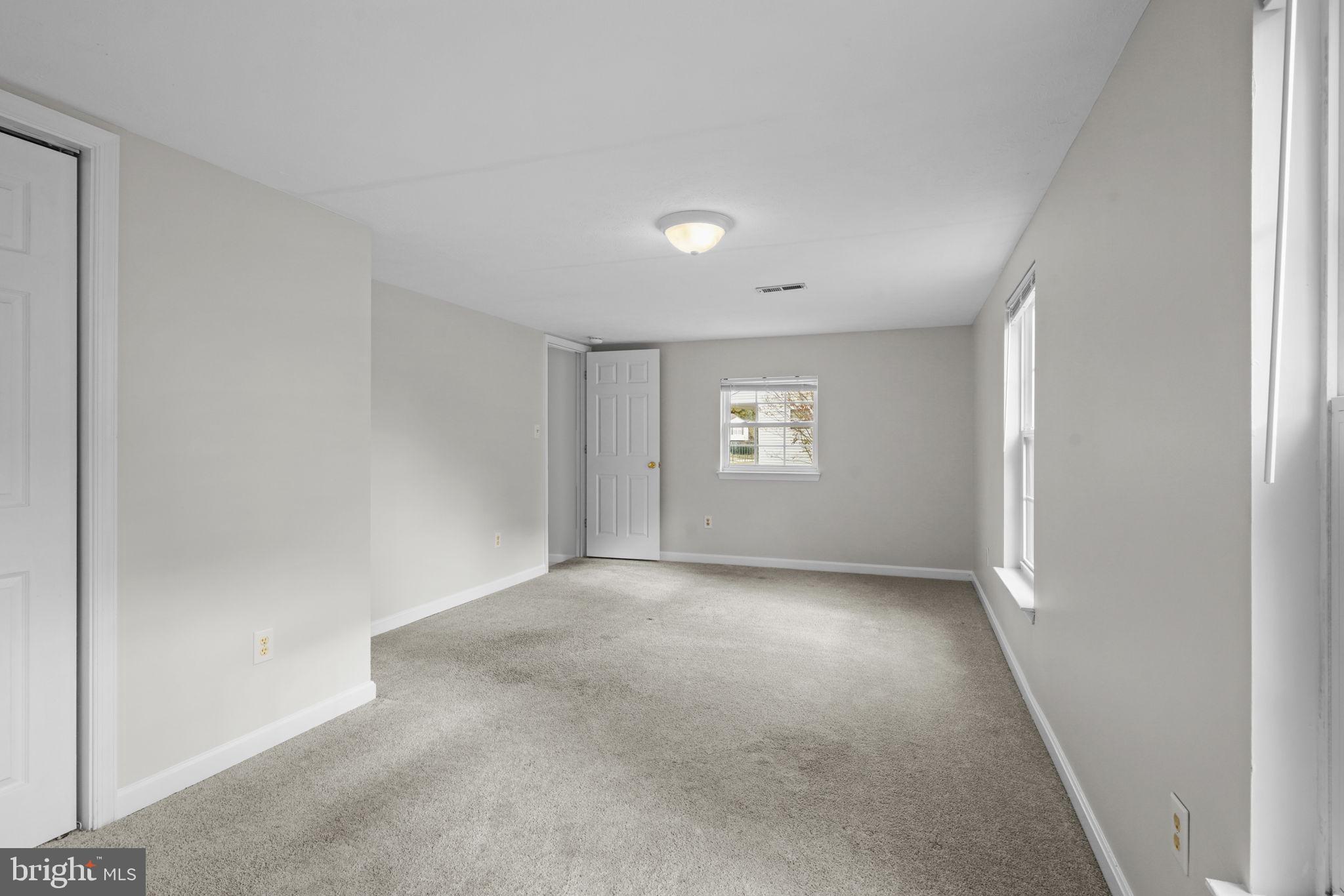 LAUREL GLEN - Residential