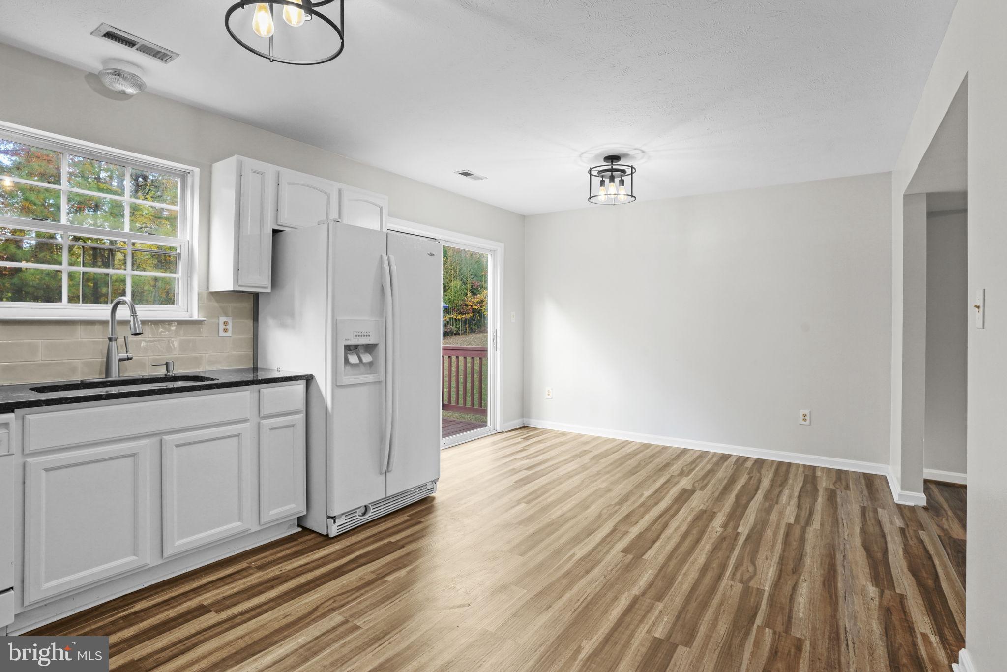 LAUREL GLEN - Residential