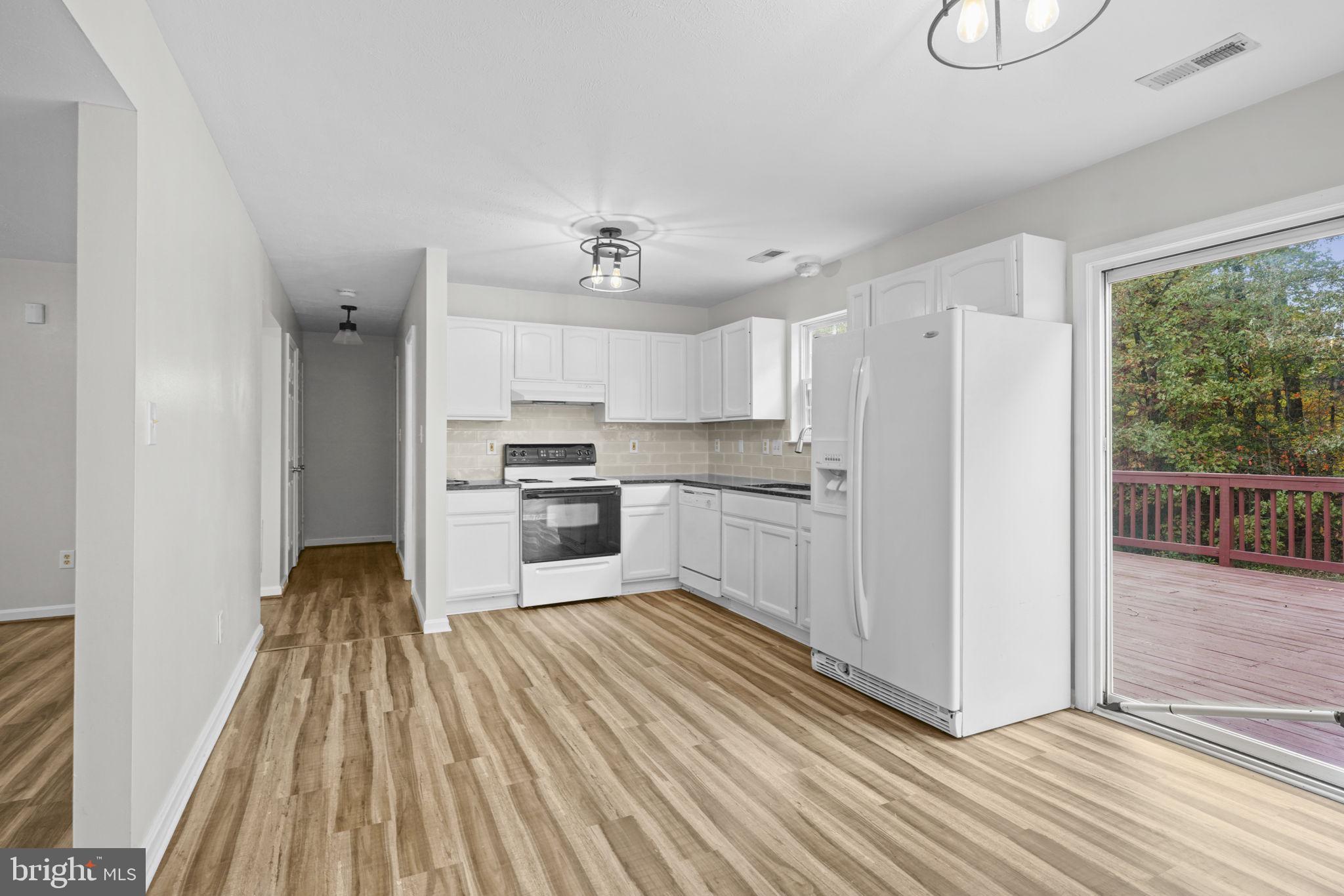 LAUREL GLEN - Residential