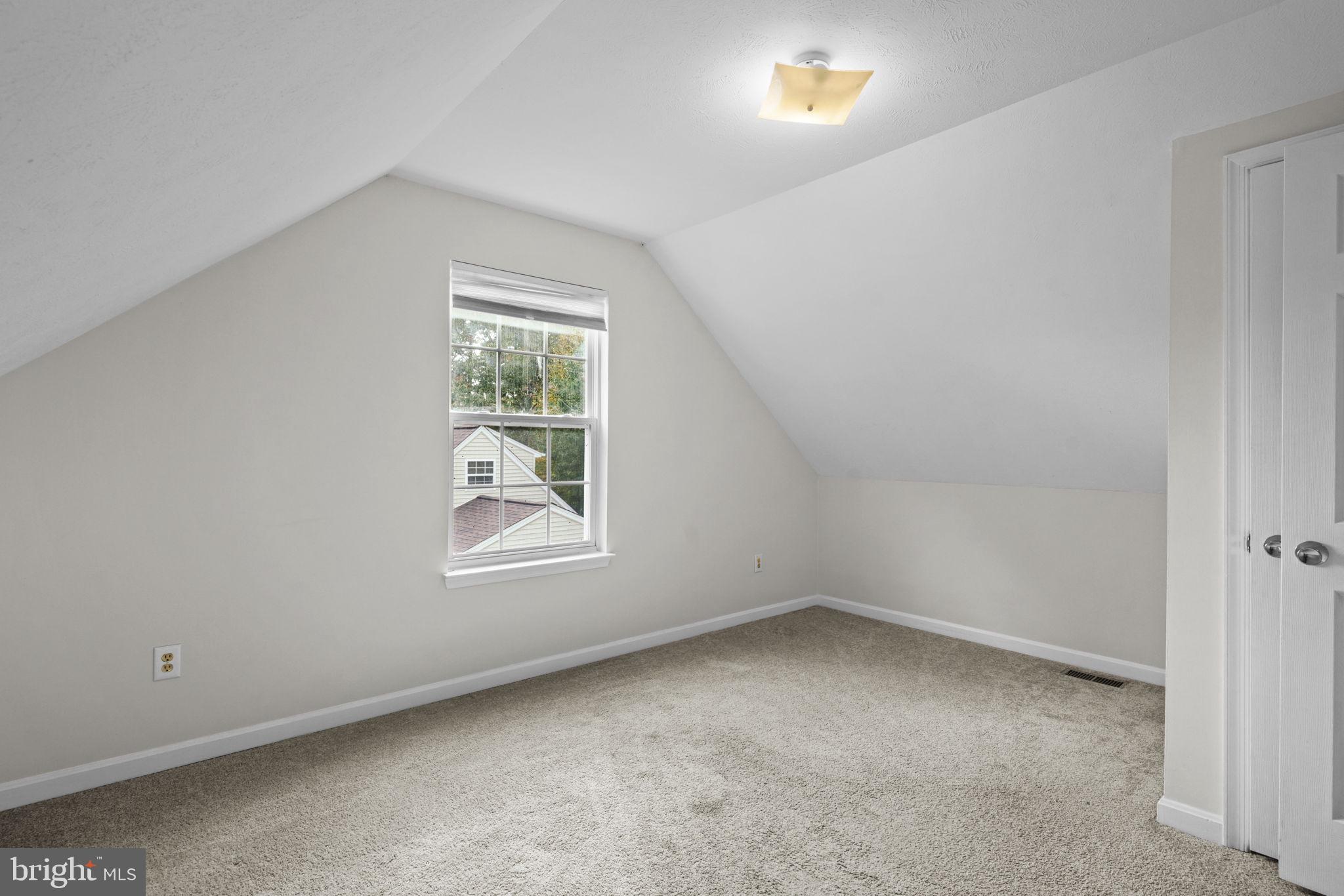 LAUREL GLEN - Residential