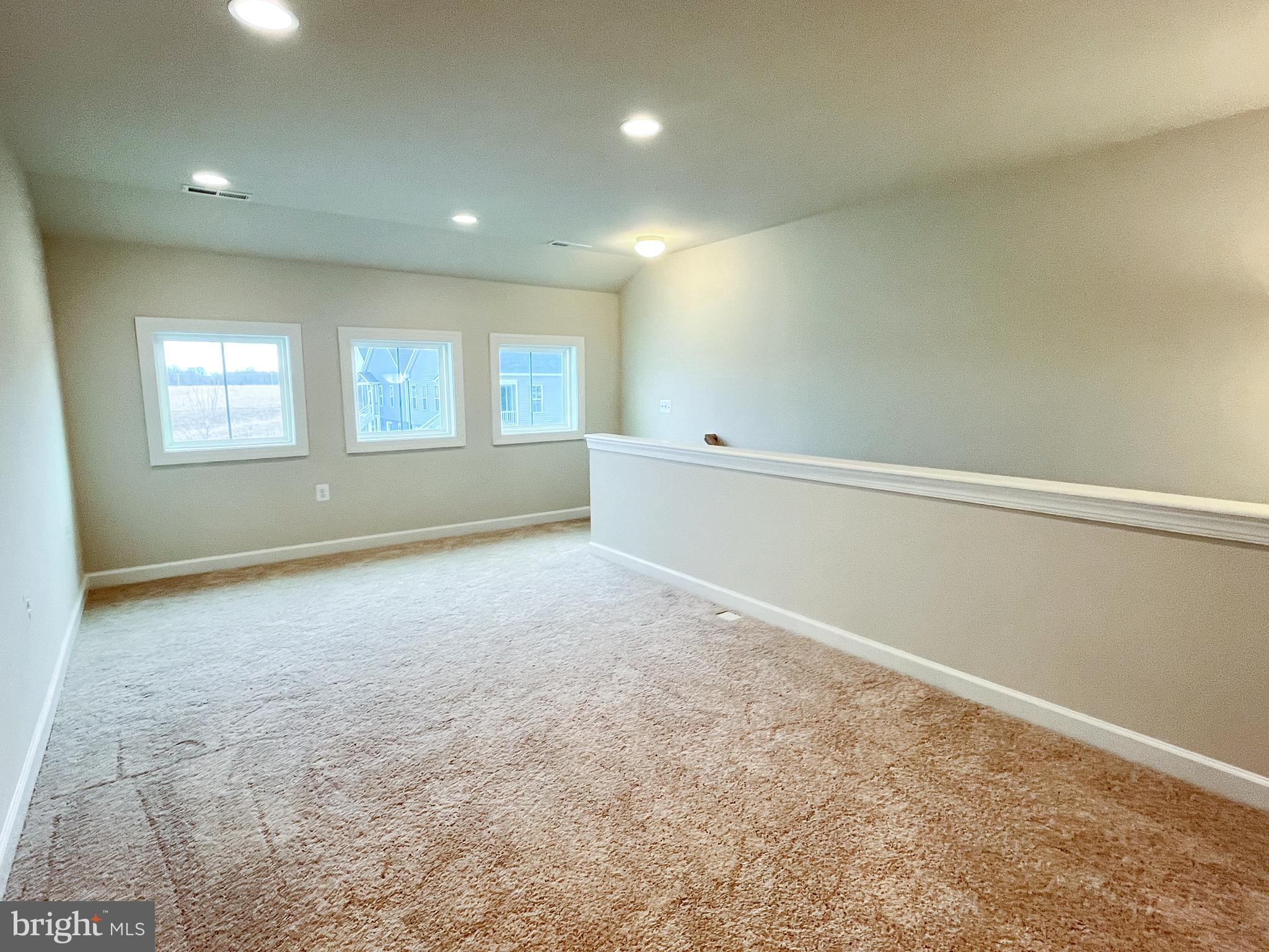 HIATT POINTE AT SNOWDEN BRIDGE - Residential