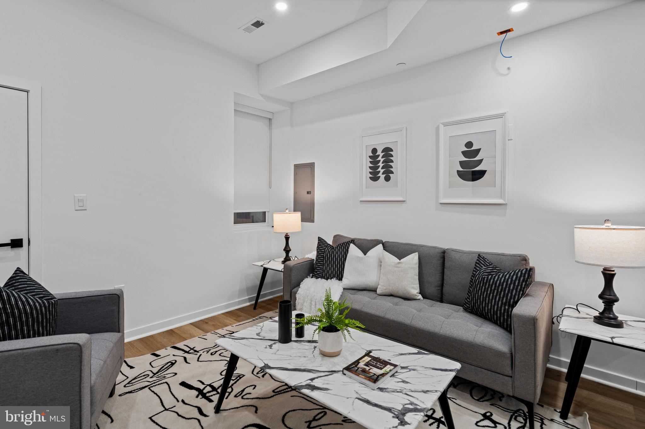 SOUTH KENSINGTON - Residential