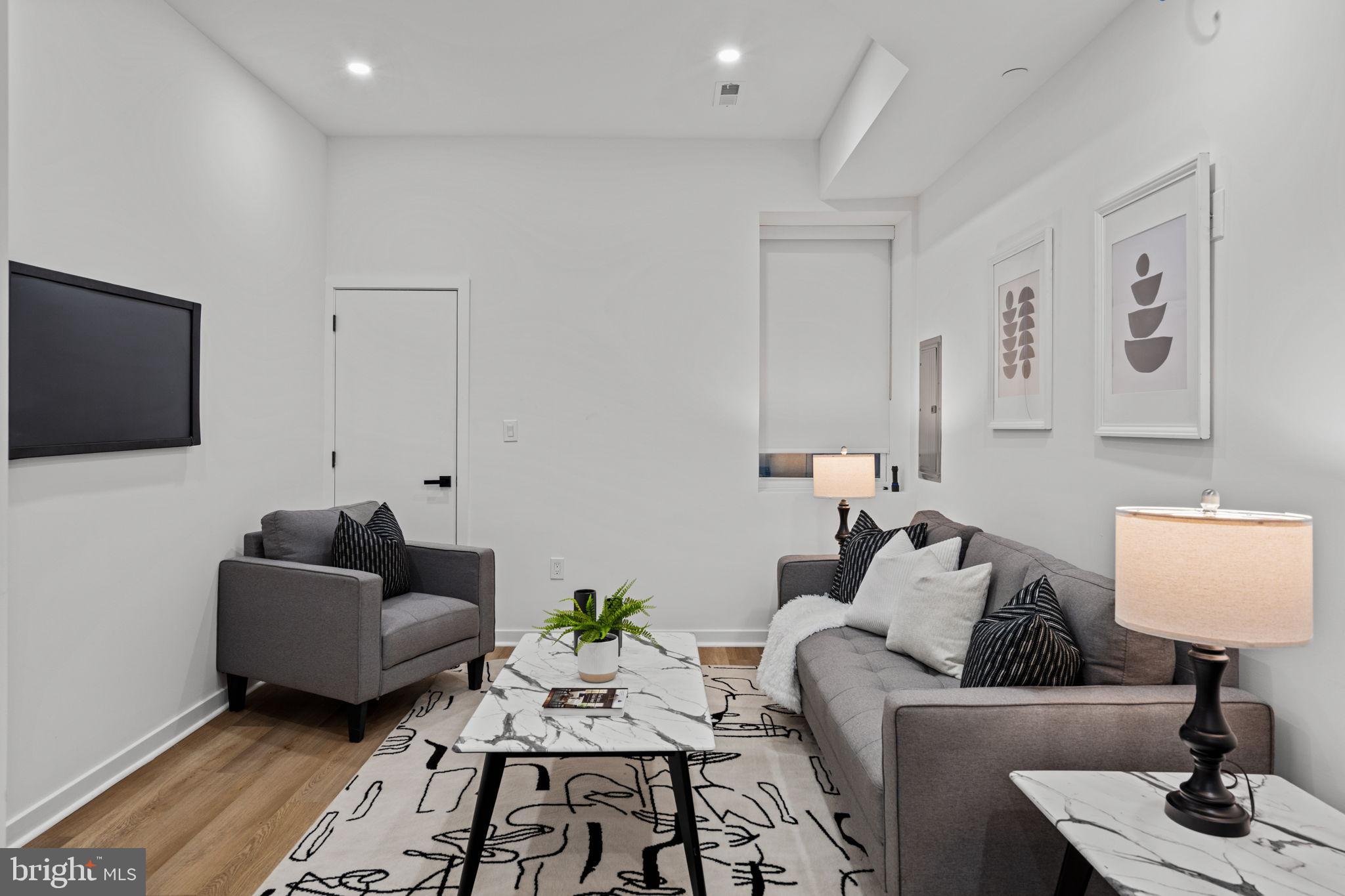 SOUTH KENSINGTON - Residential