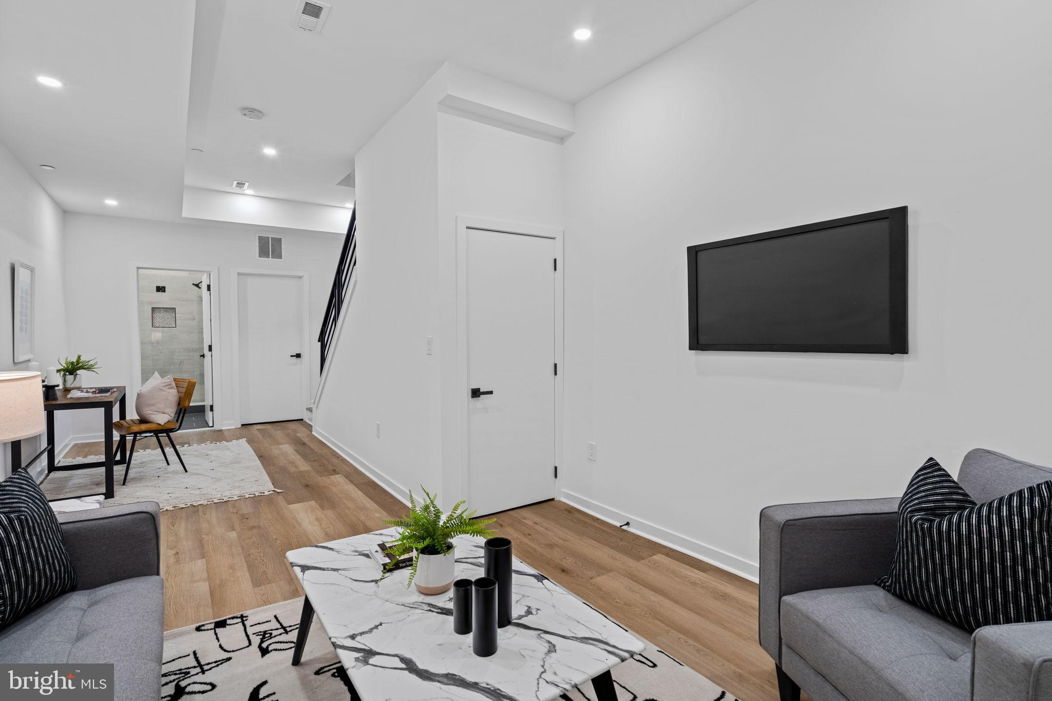 SOUTH KENSINGTON - Residential